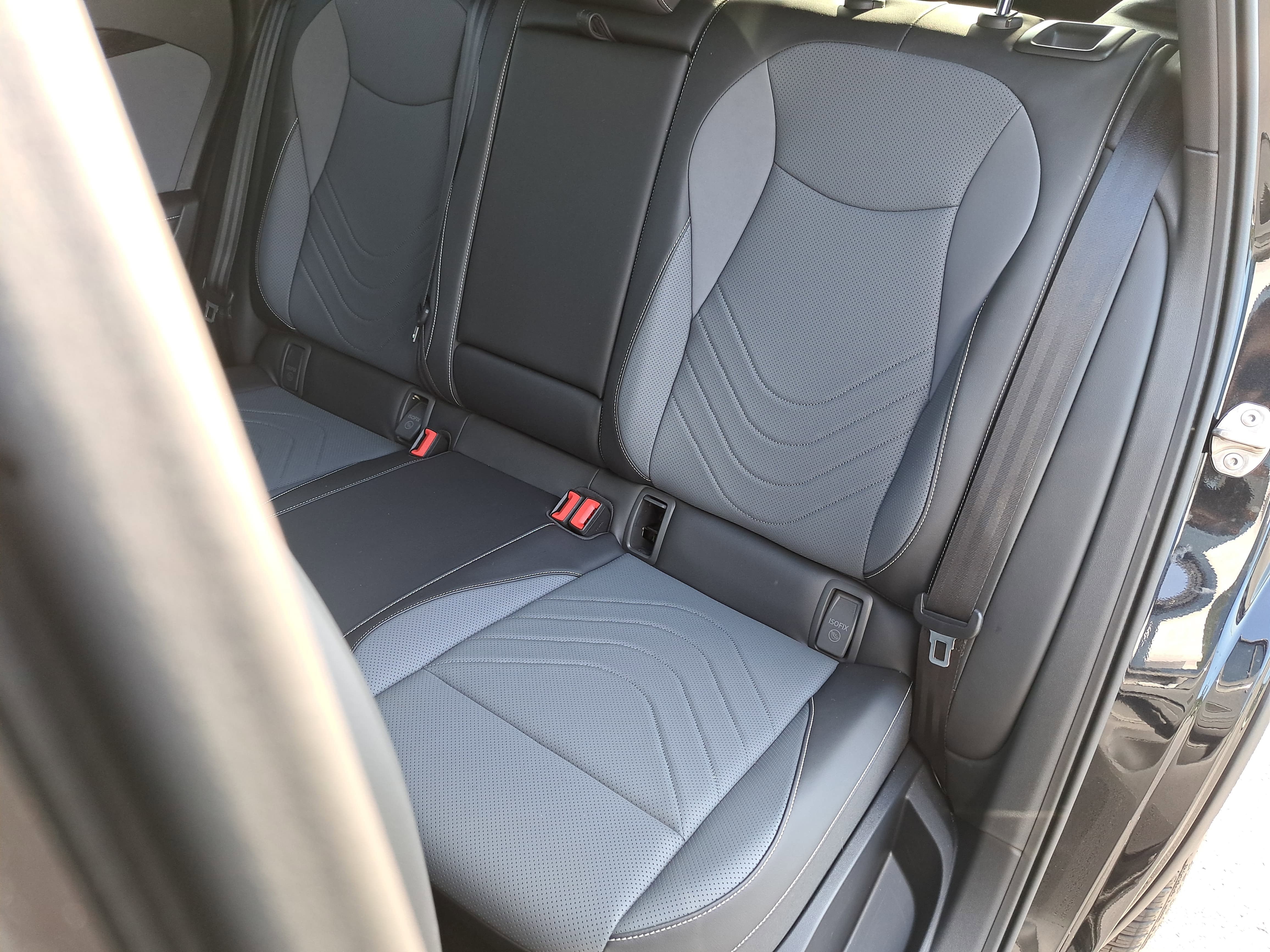 2025 Volkswagen Tiguan SE R-Line Black