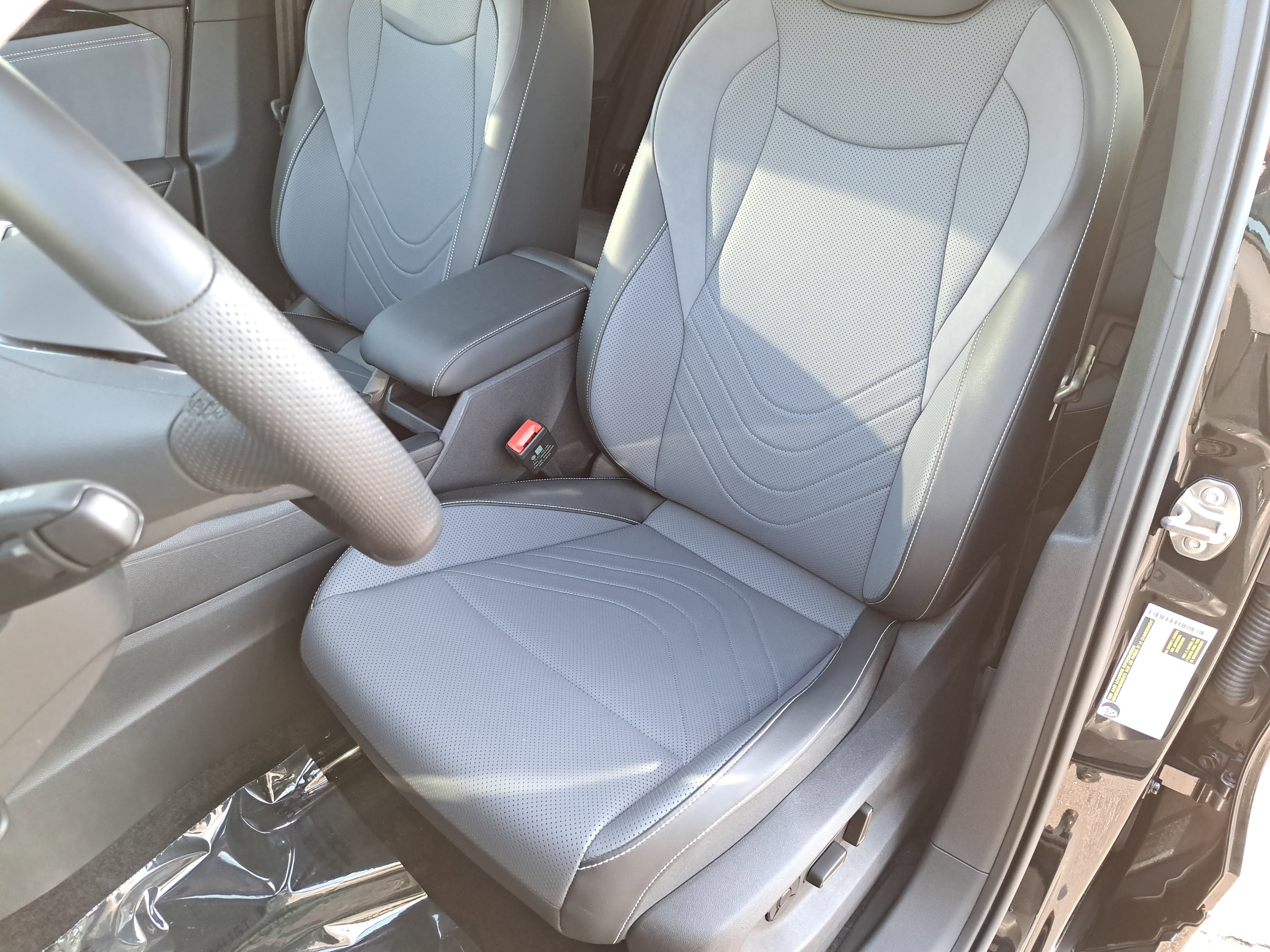 2025 Volkswagen Tiguan SE R-Line Black