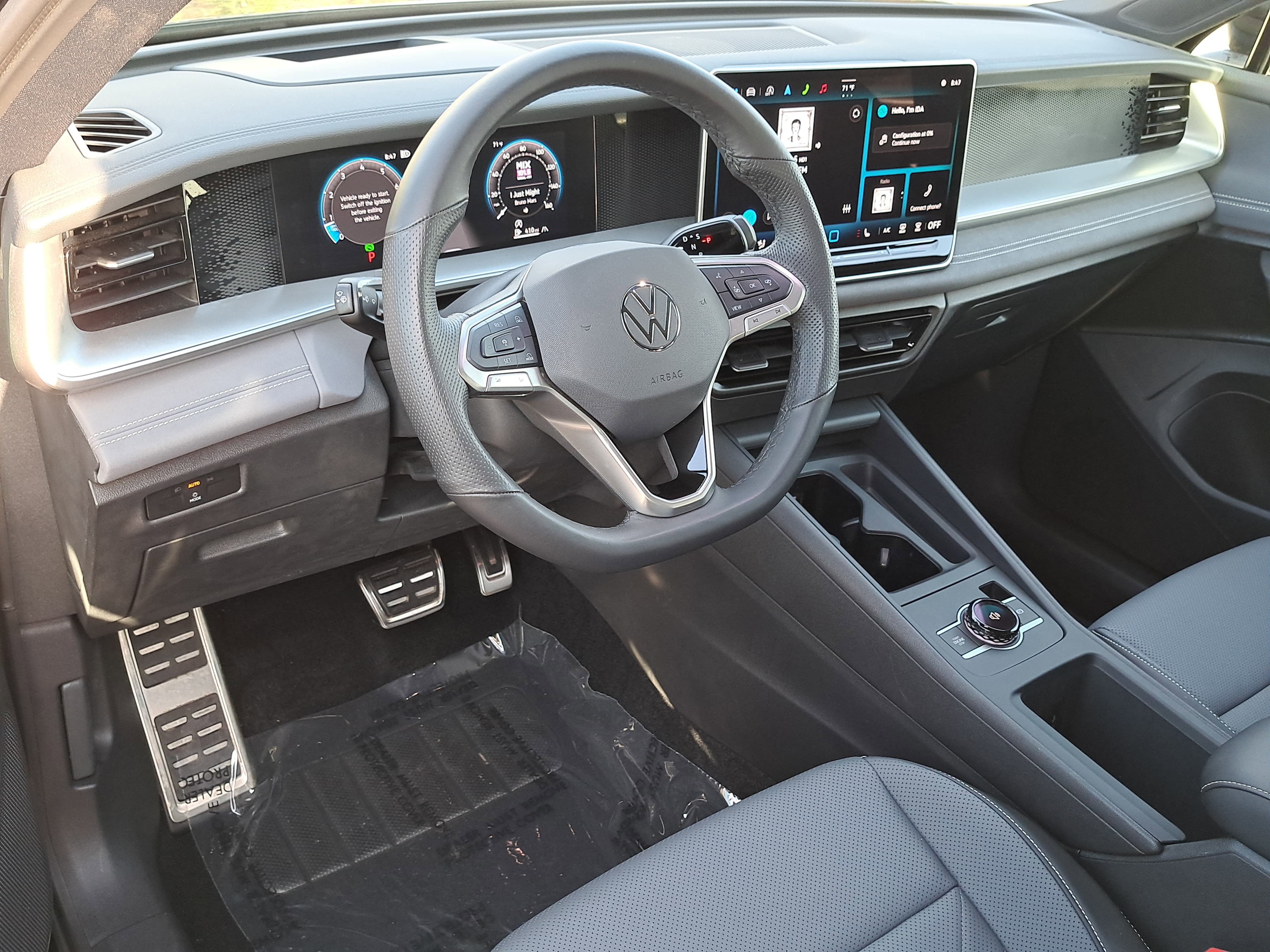 2025 Volkswagen Tiguan SE R-Line Black