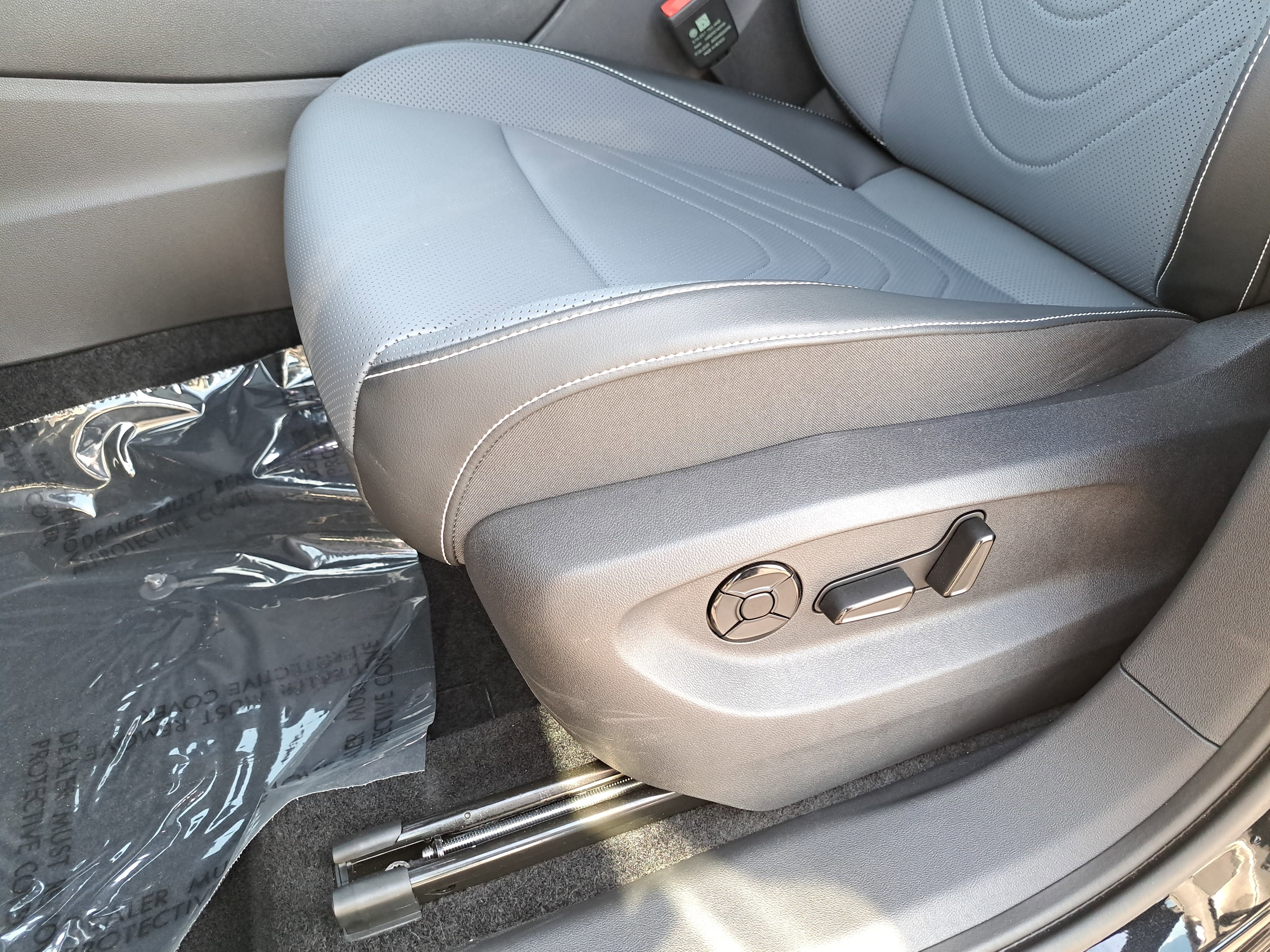 2025 Volkswagen Tiguan SE R-Line Black