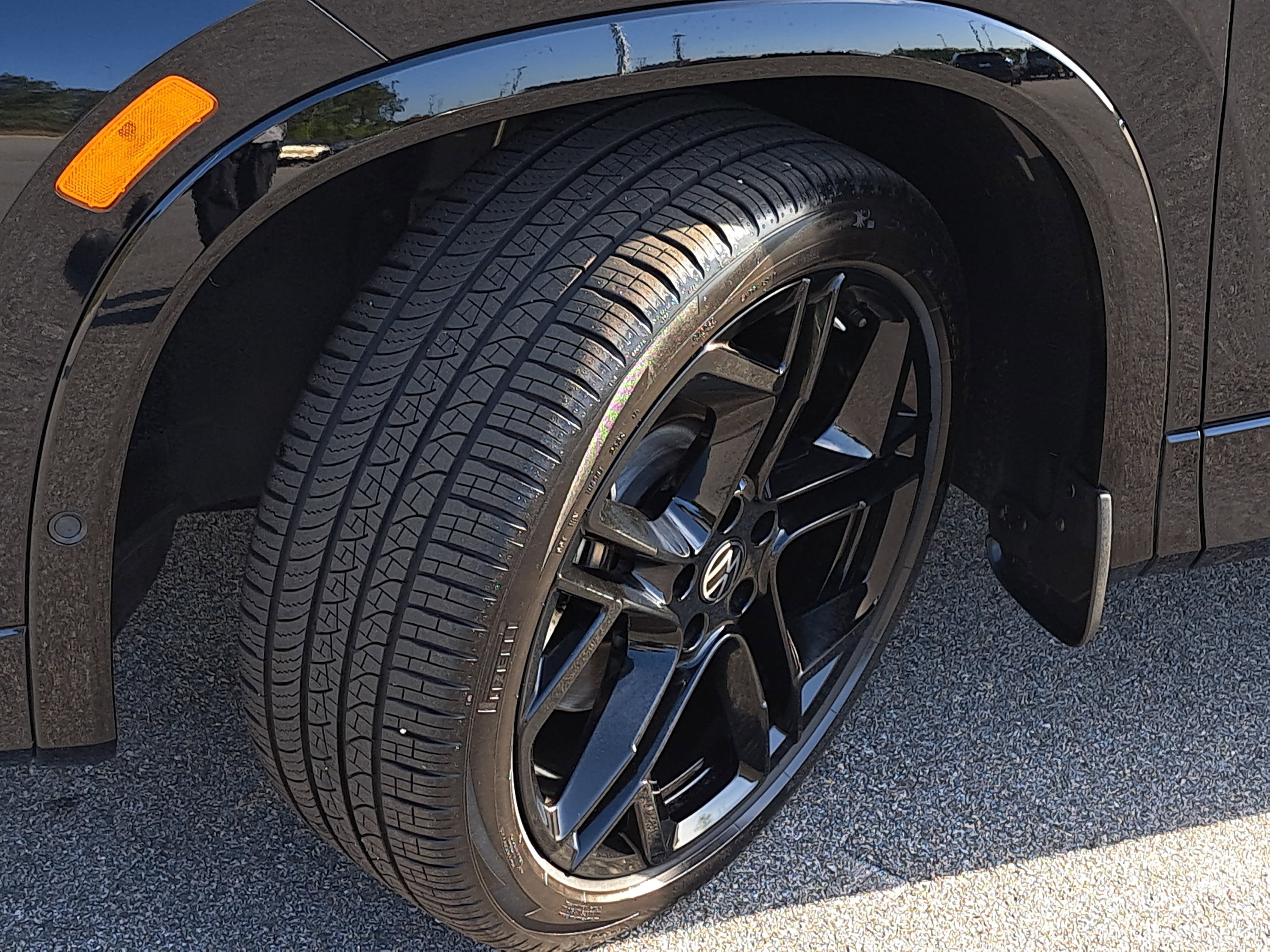 2025 Volkswagen Tiguan SE R-Line Black