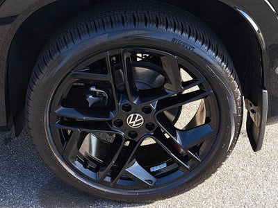 2025 Volkswagen Tiguan SE R-Line Black