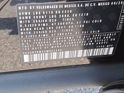 2025 Volkswagen Tiguan SE R-Line Black