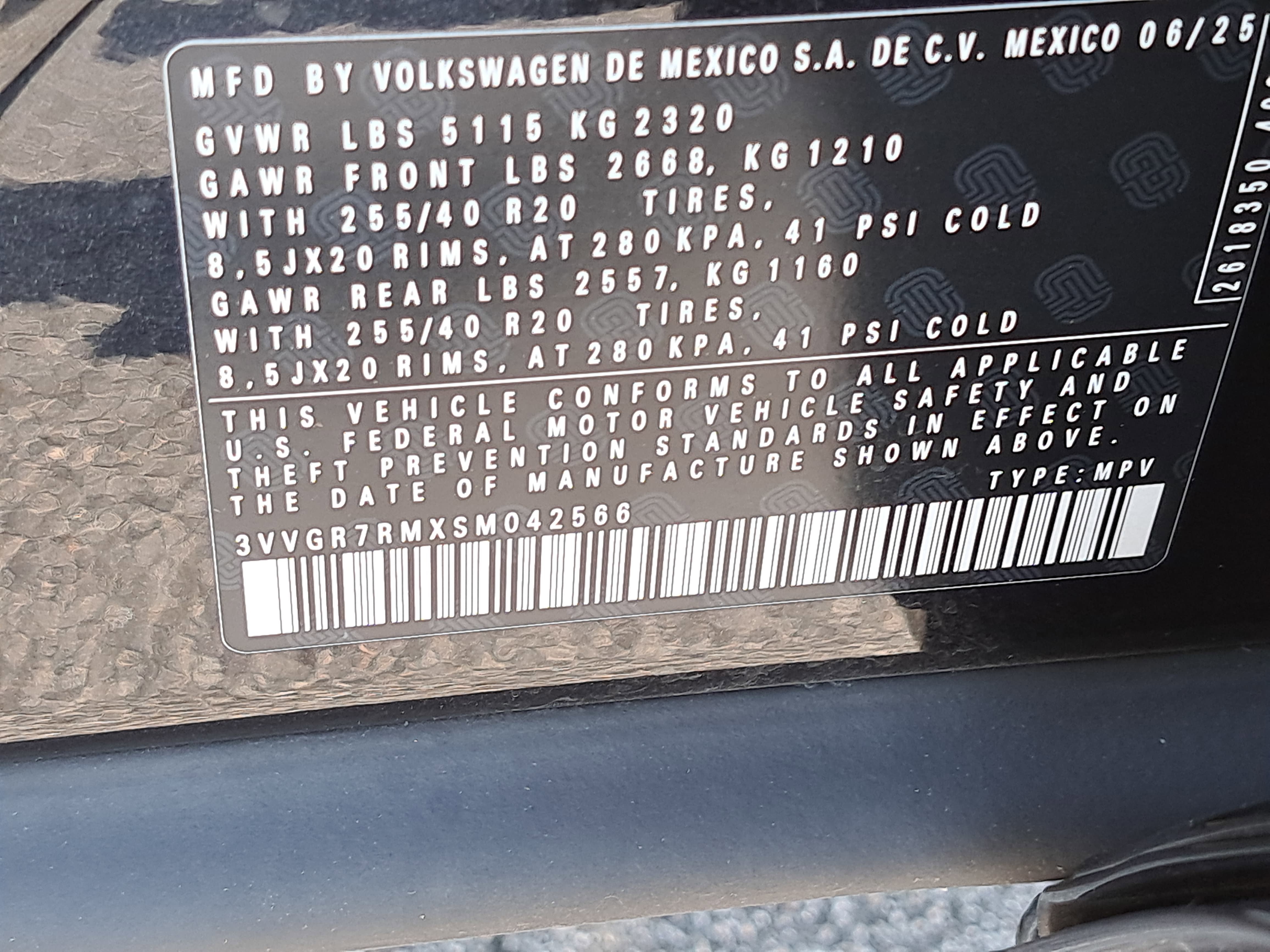 2025 Volkswagen Tiguan SE R-Line Black