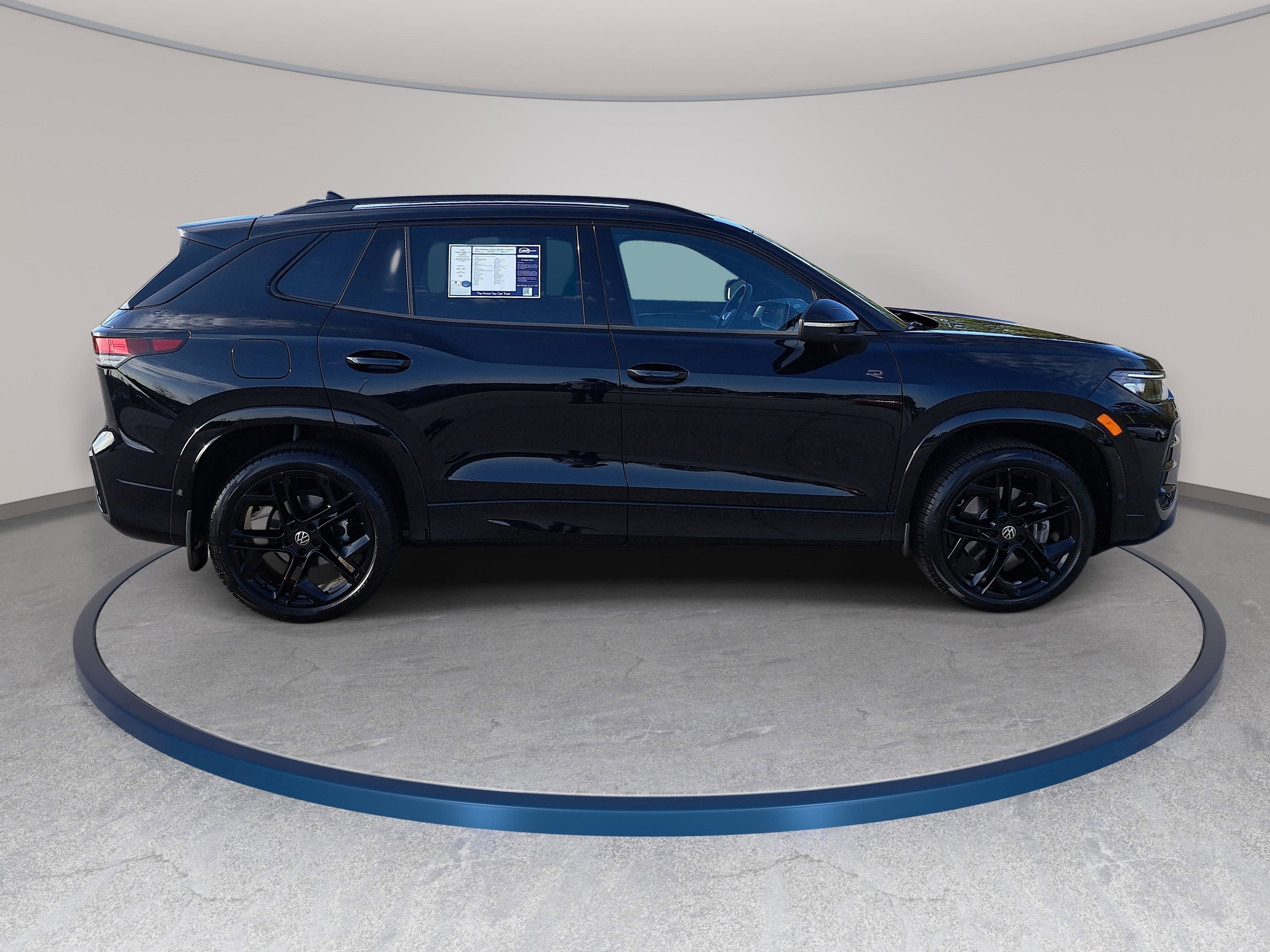 2025 Volkswagen Tiguan SE R-Line Black