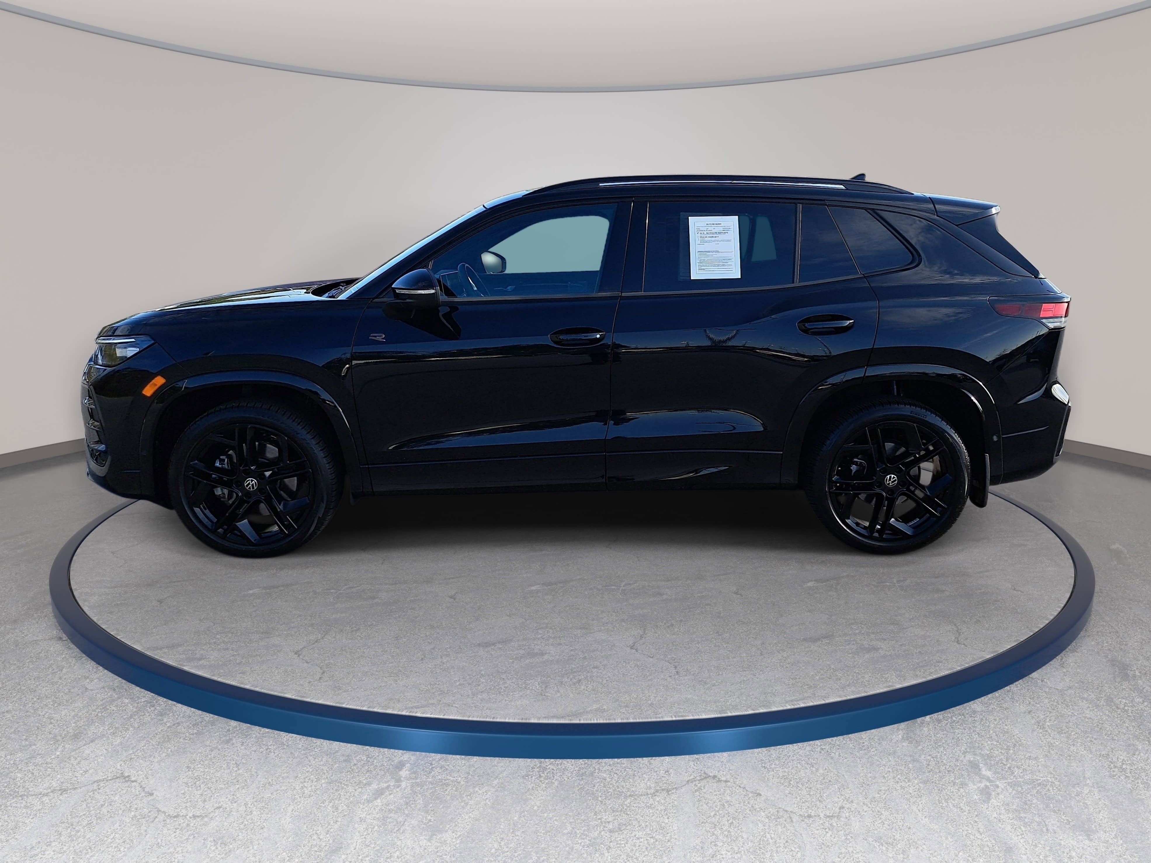 2025 Volkswagen Tiguan SE R-Line Black