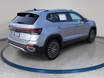 2025 Volkswagen Taos SE