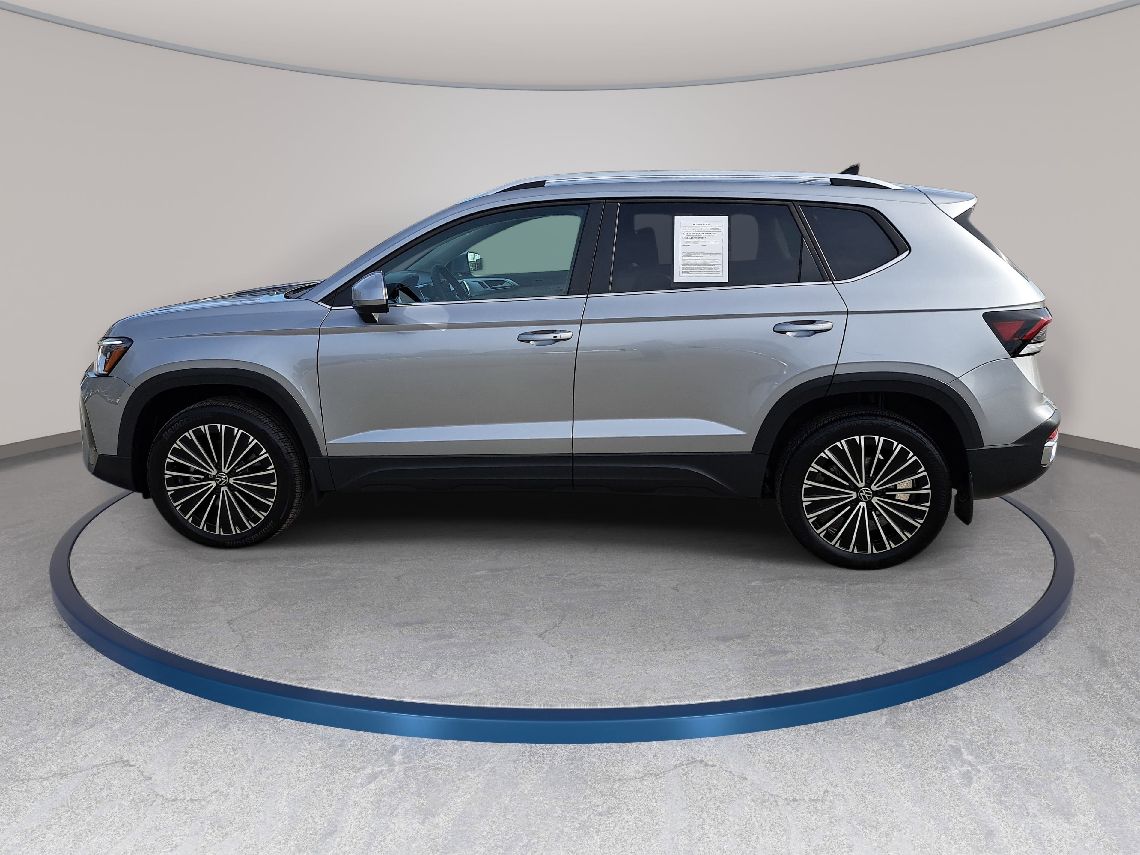 2025 Volkswagen Taos SE