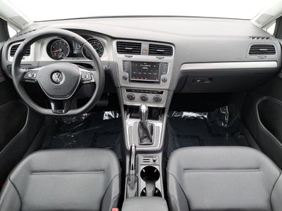 2016 Volkswagen Golf TSI SE