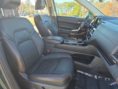 2022 Nissan Pathfinder Platinum