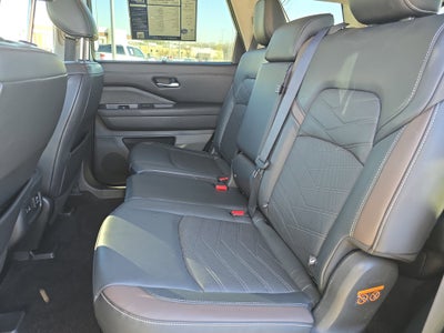 2022 Nissan Pathfinder Platinum