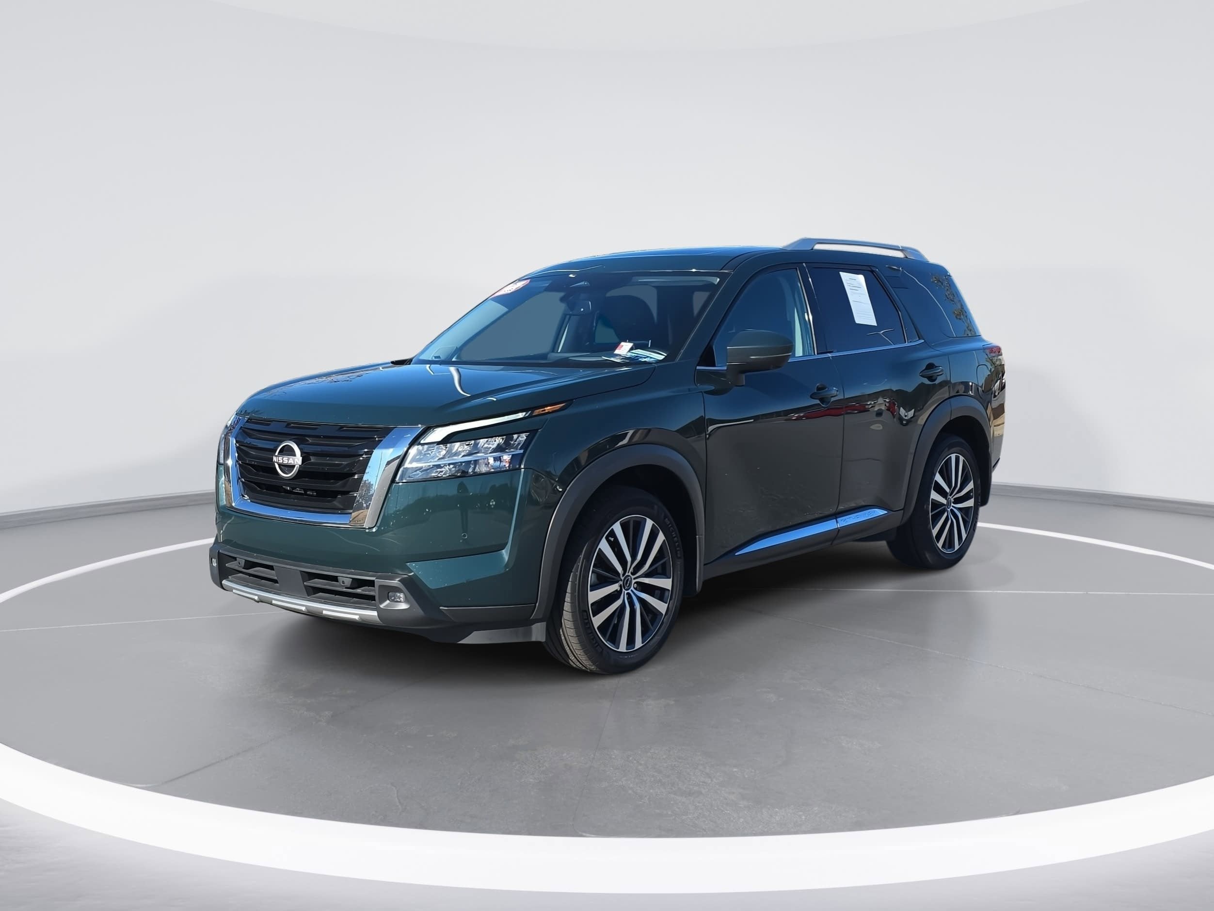 2022 Nissan Pathfinder Platinum