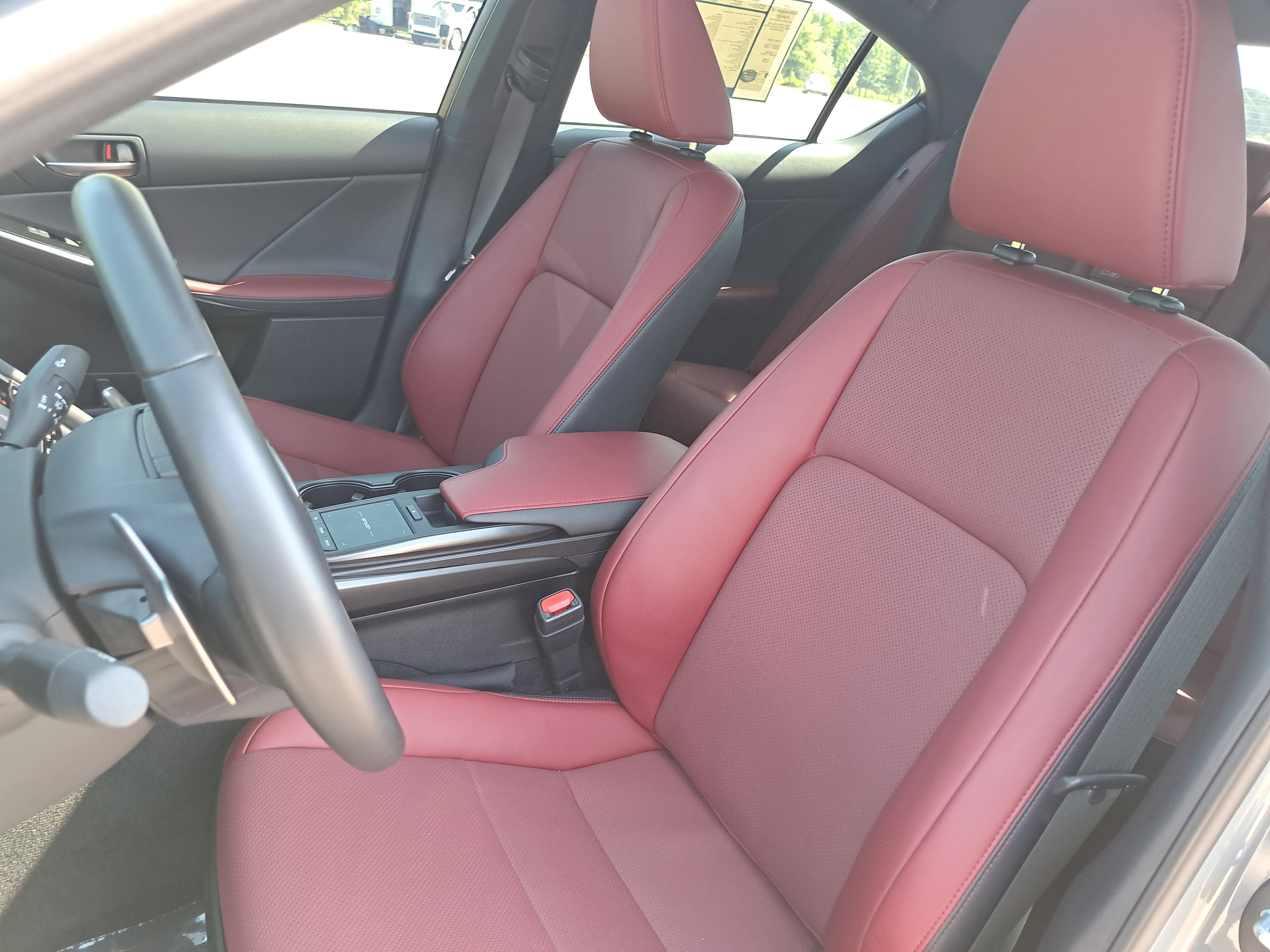 2025 Lexus IS IS 350 F SPORT Design
