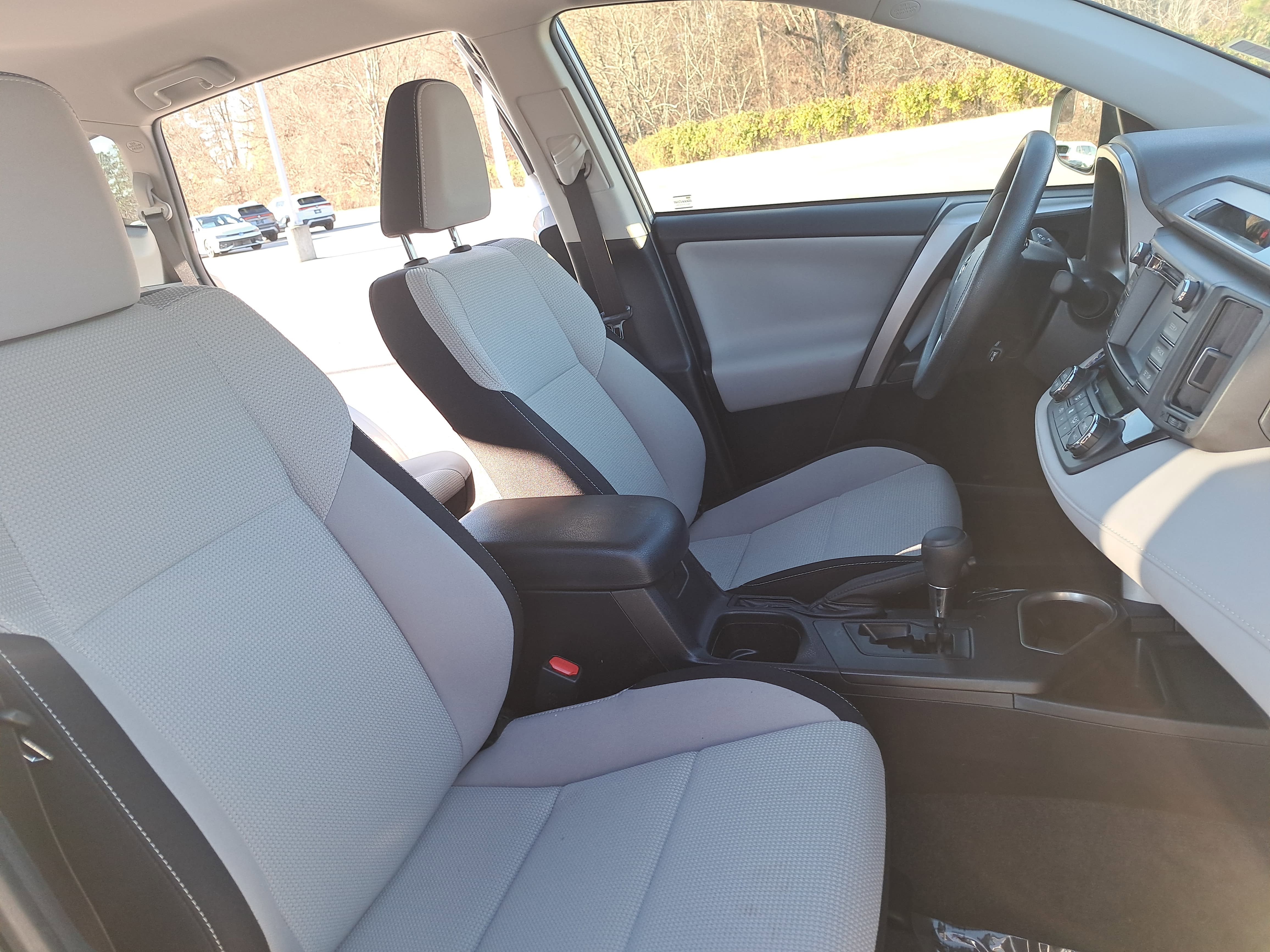 2018 Toyota RAV4 Hybrid LE