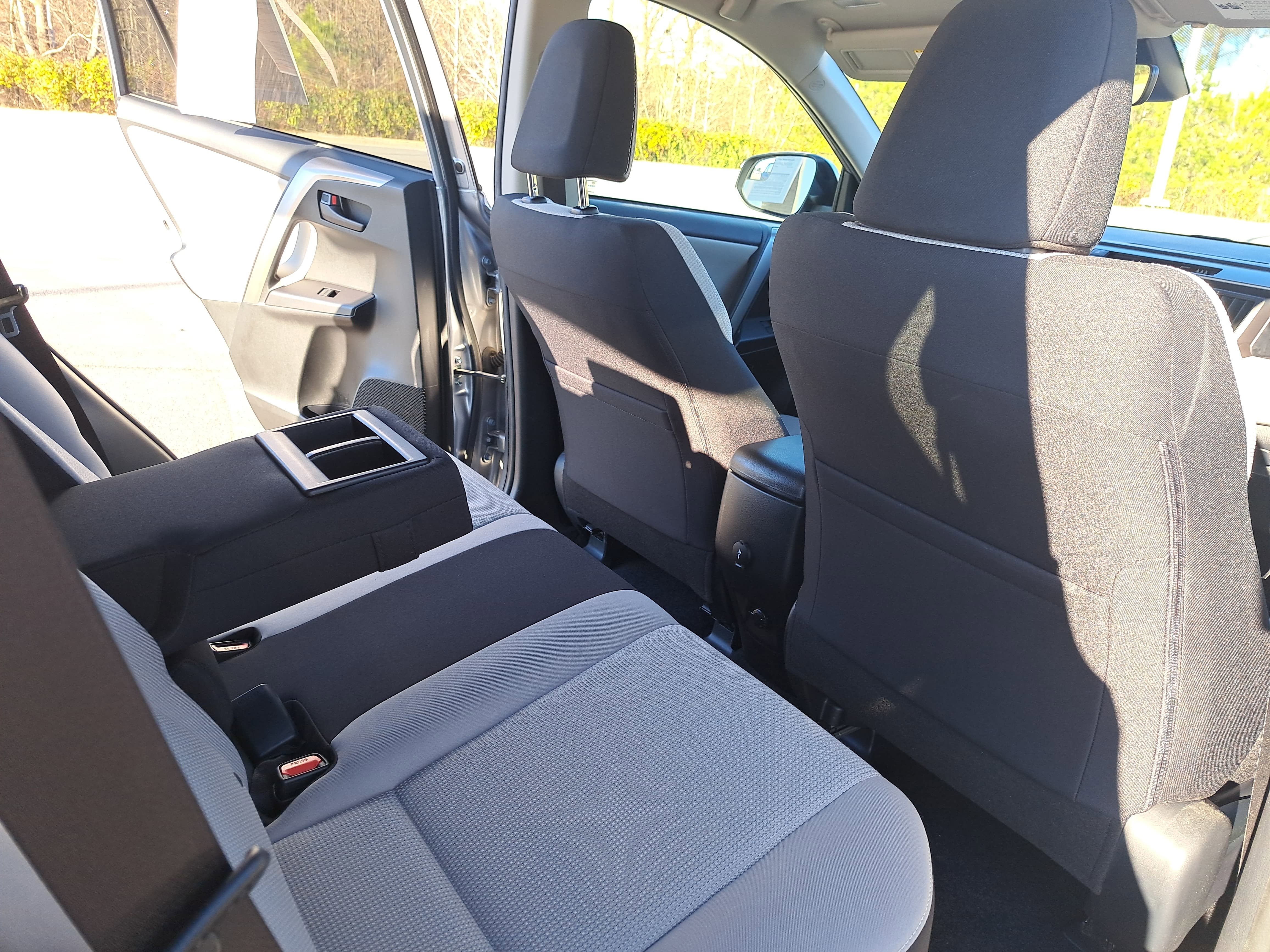 2018 Toyota RAV4 Hybrid LE