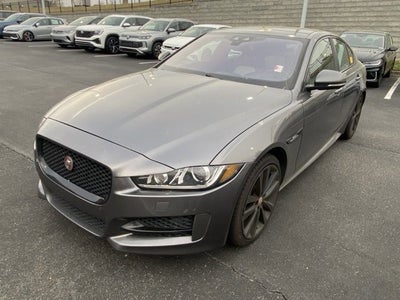 2017 Jaguar XE 35t R-Sport