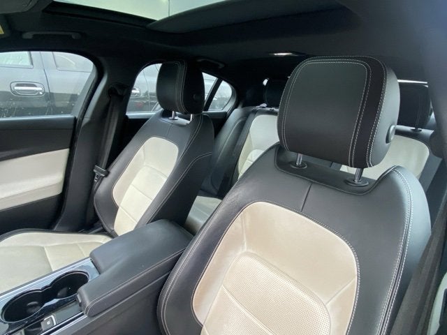 2017 Jaguar XE 35t R-Sport