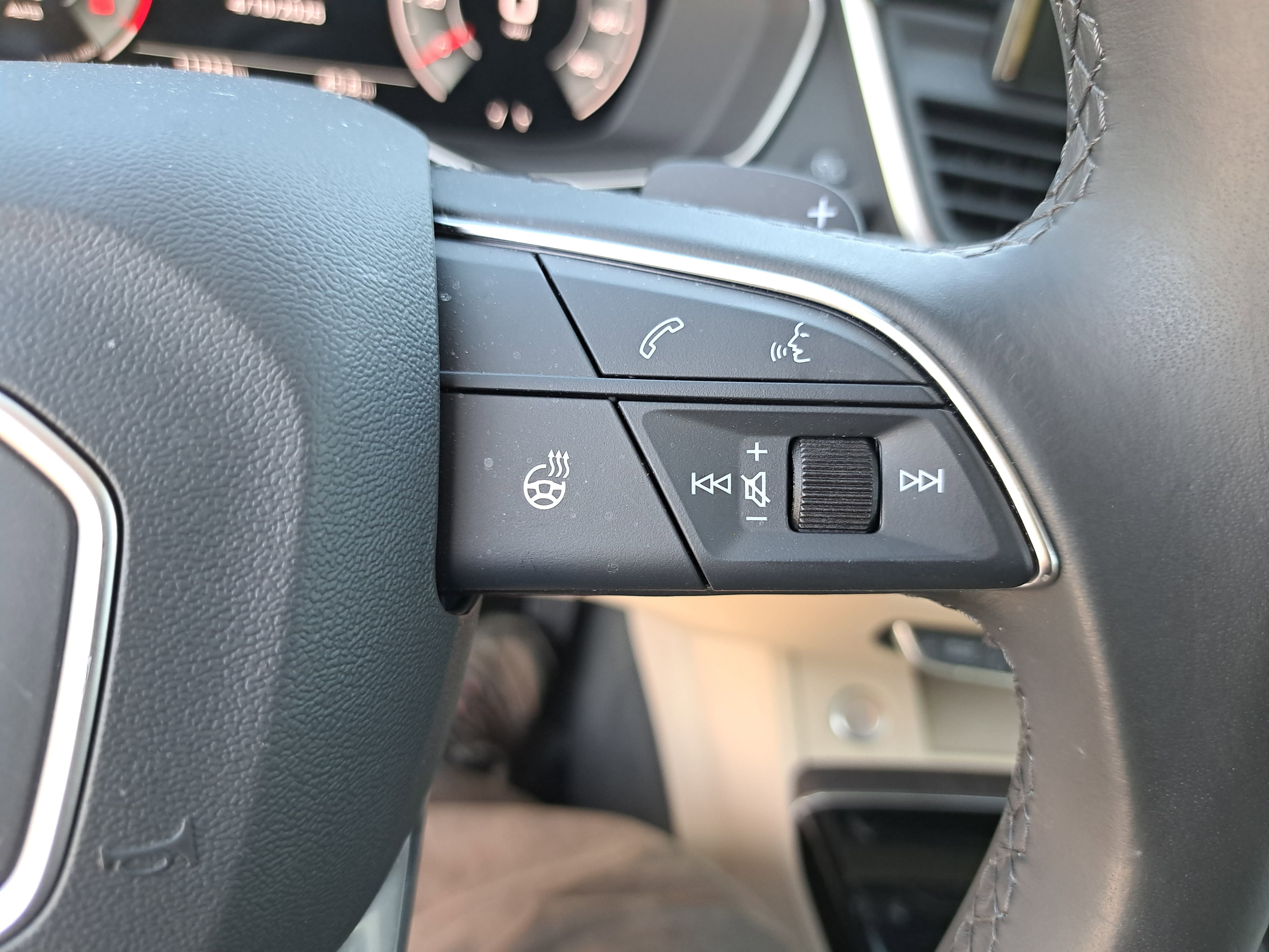 2025 Audi Q5 Premium