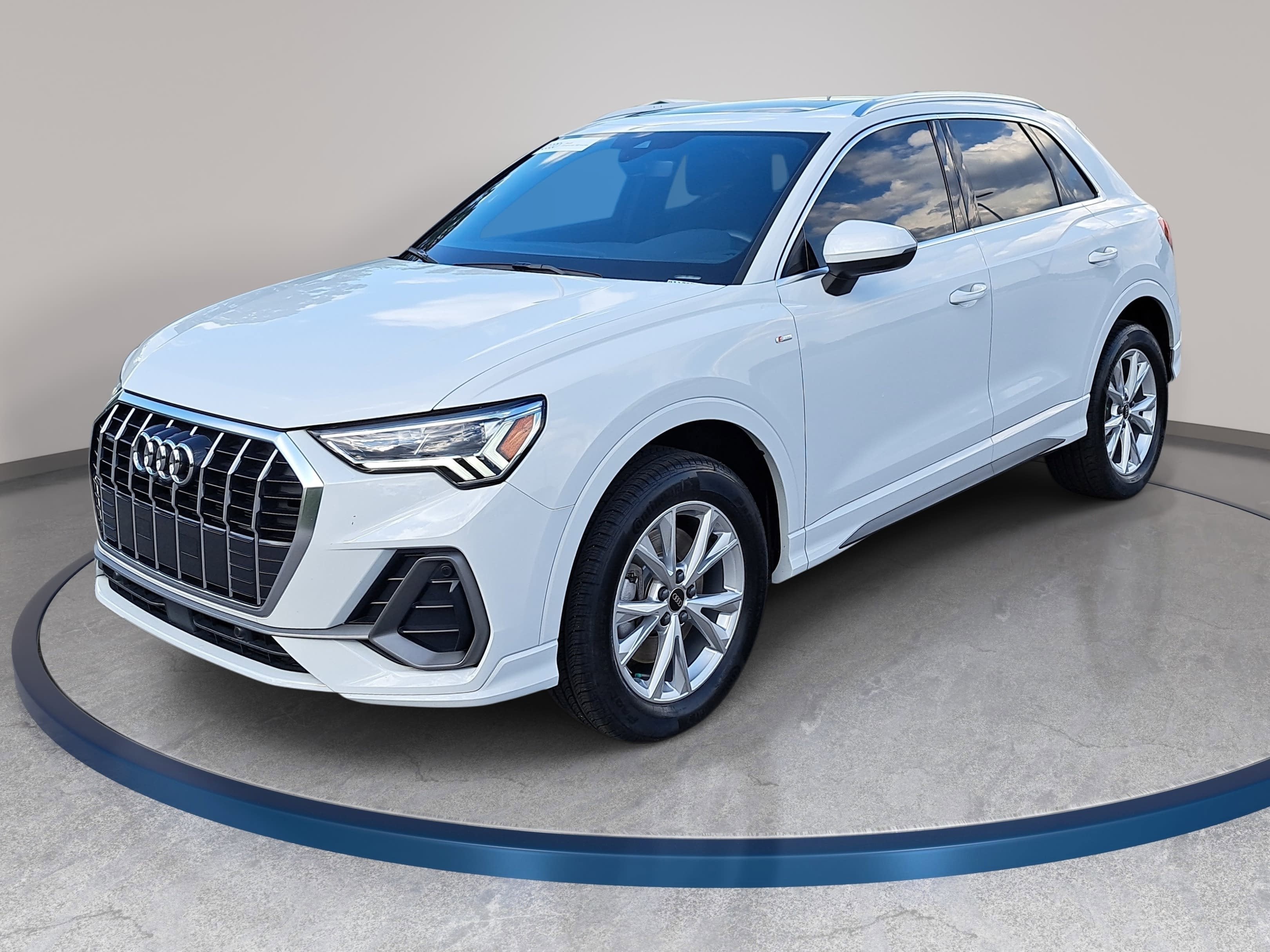 2024 Audi Q3 S line Premium Plus
