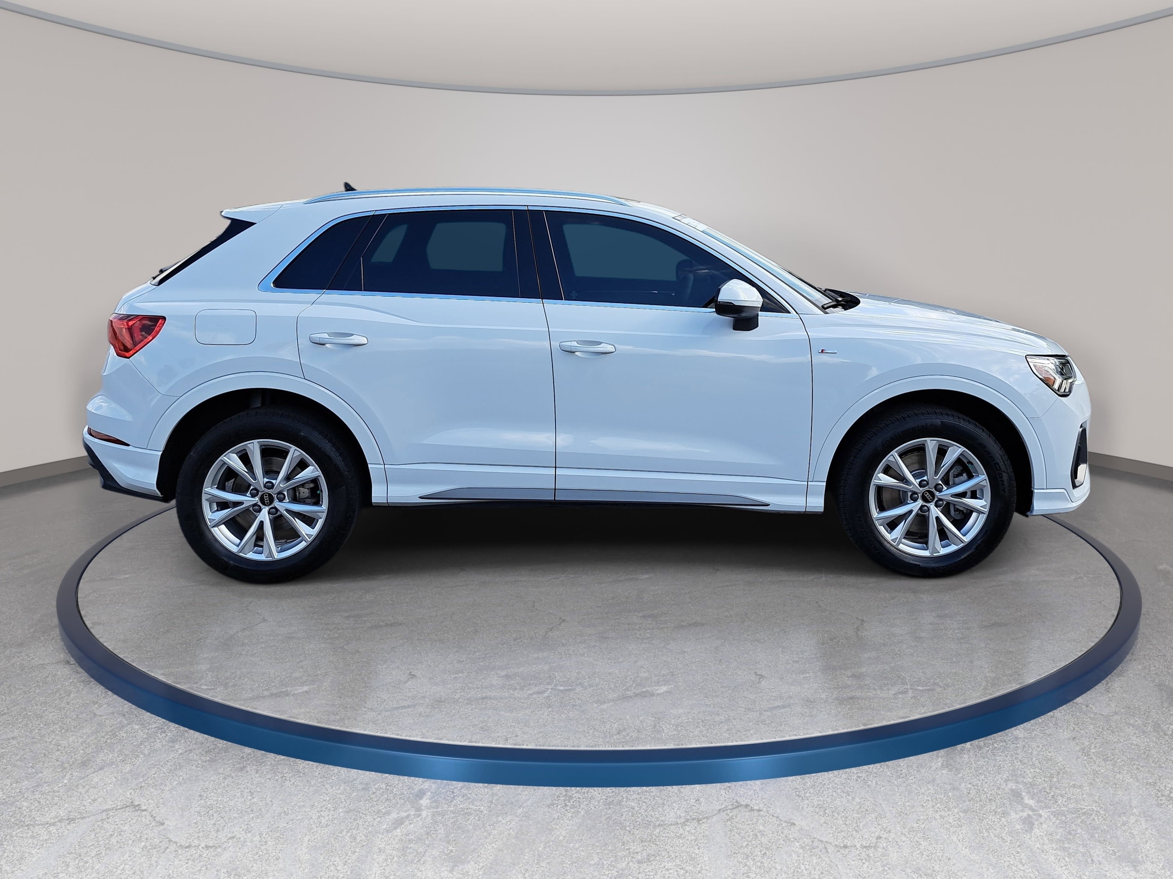 2024 Audi Q3 S line Premium Plus