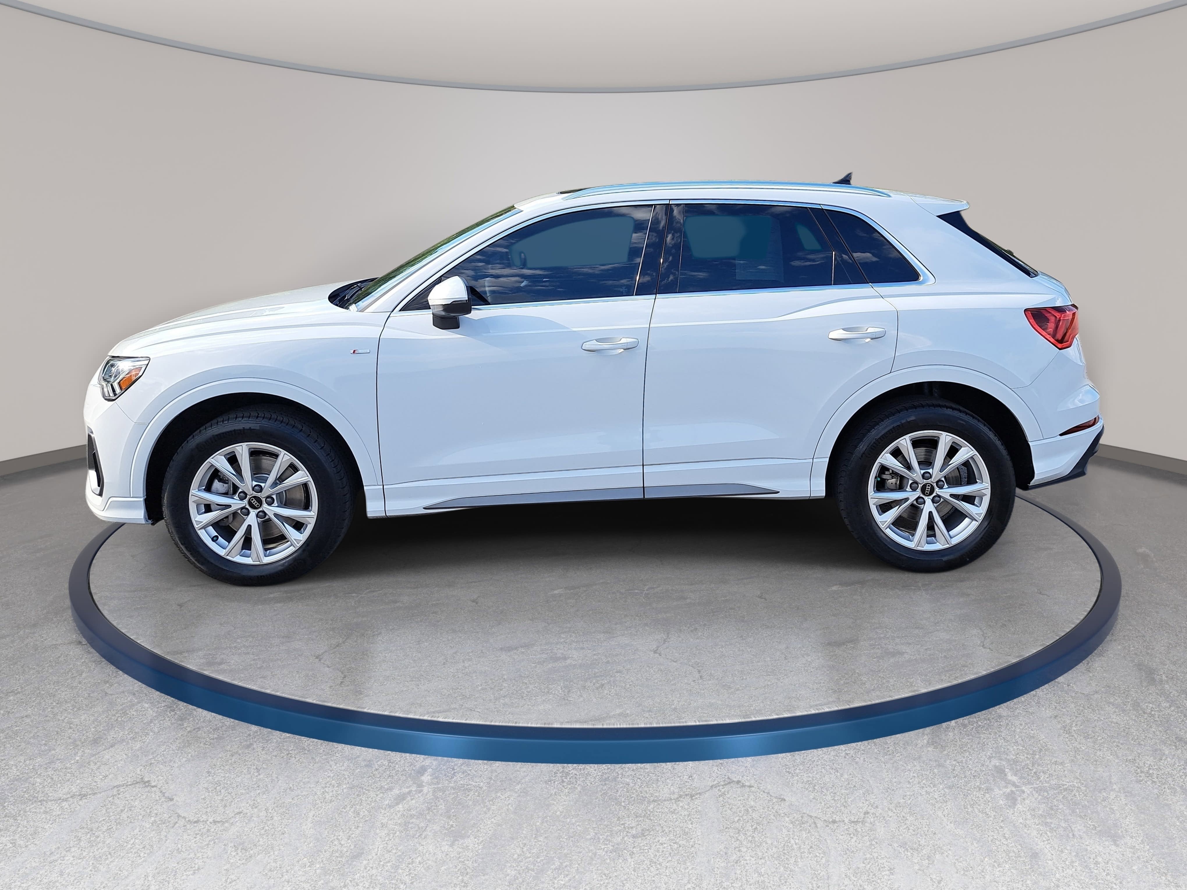 2024 Audi Q3 S line Premium Plus