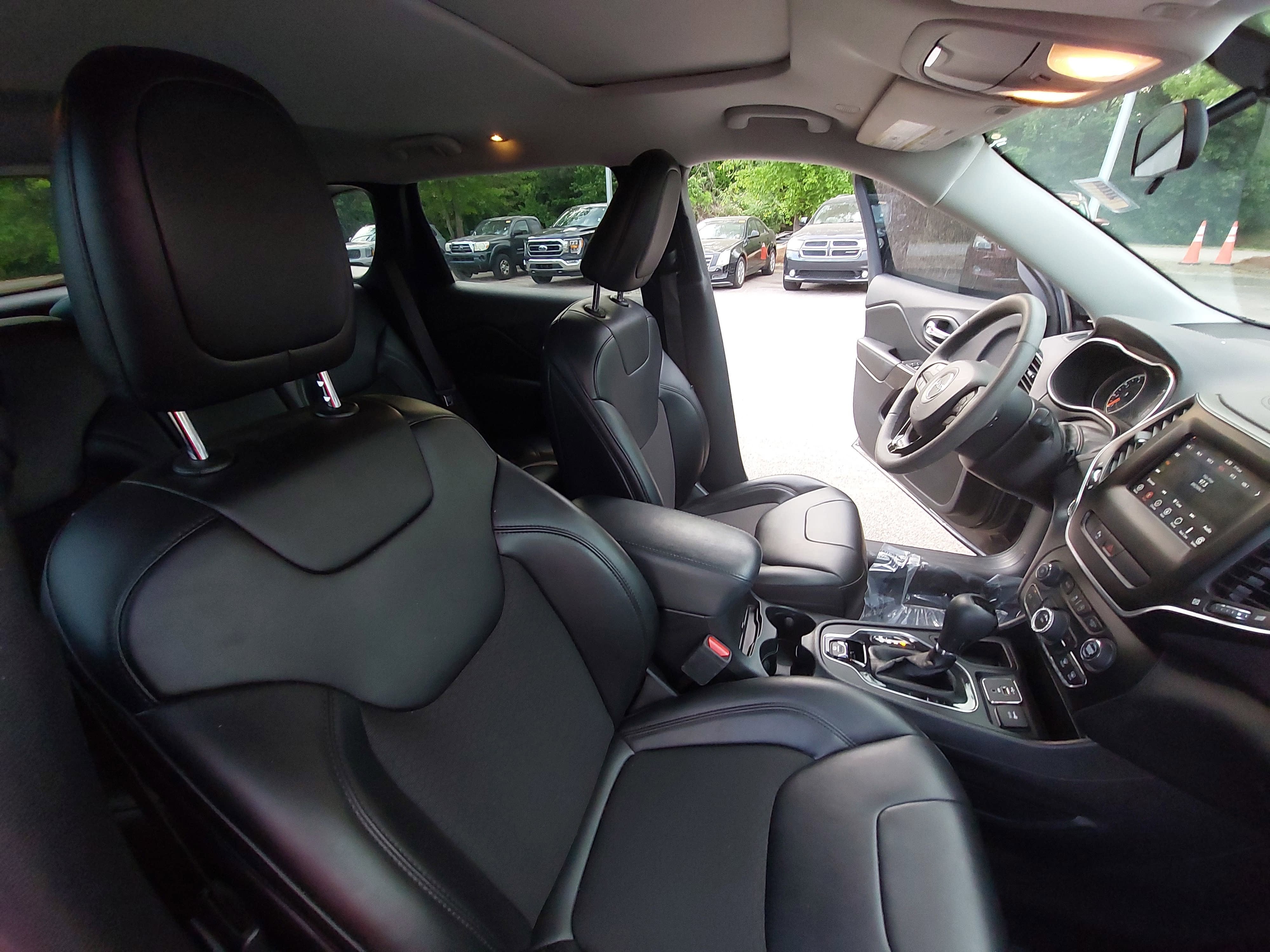 2020 Jeep Cherokee Altitude