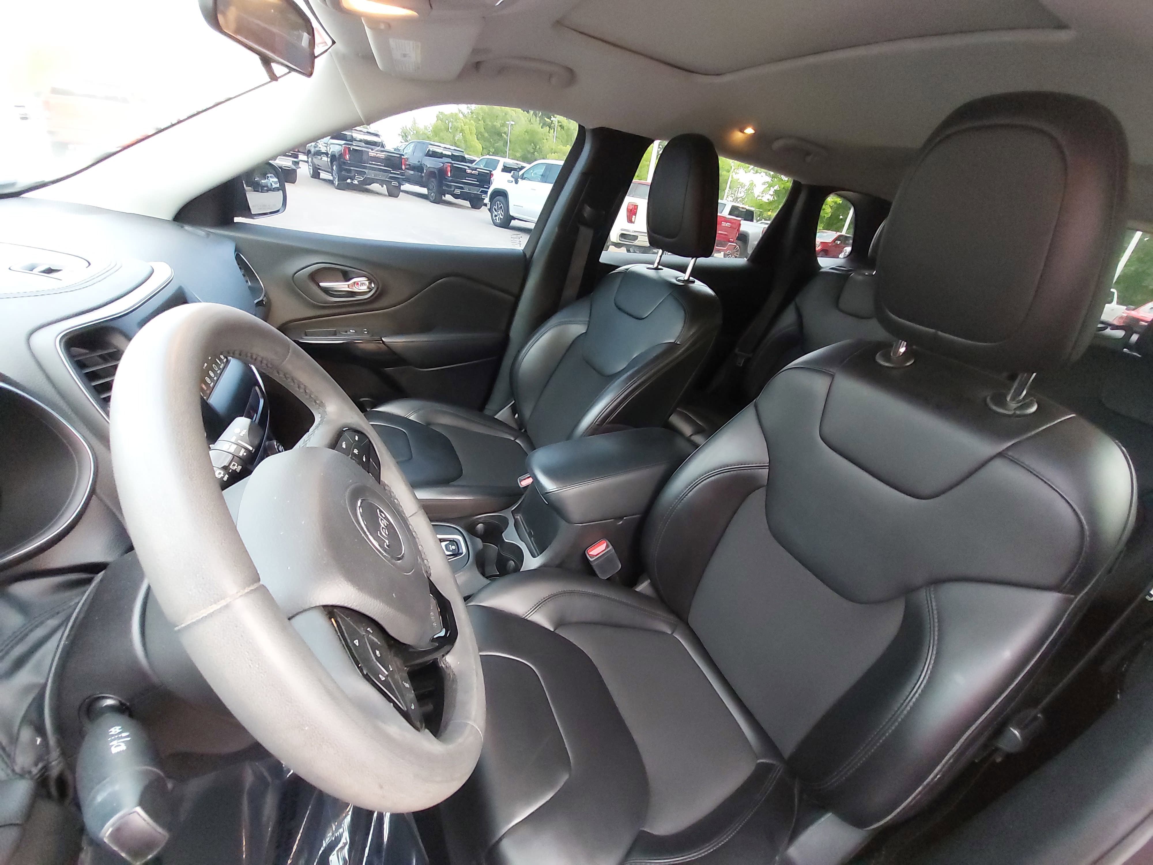 2020 Jeep Cherokee Altitude