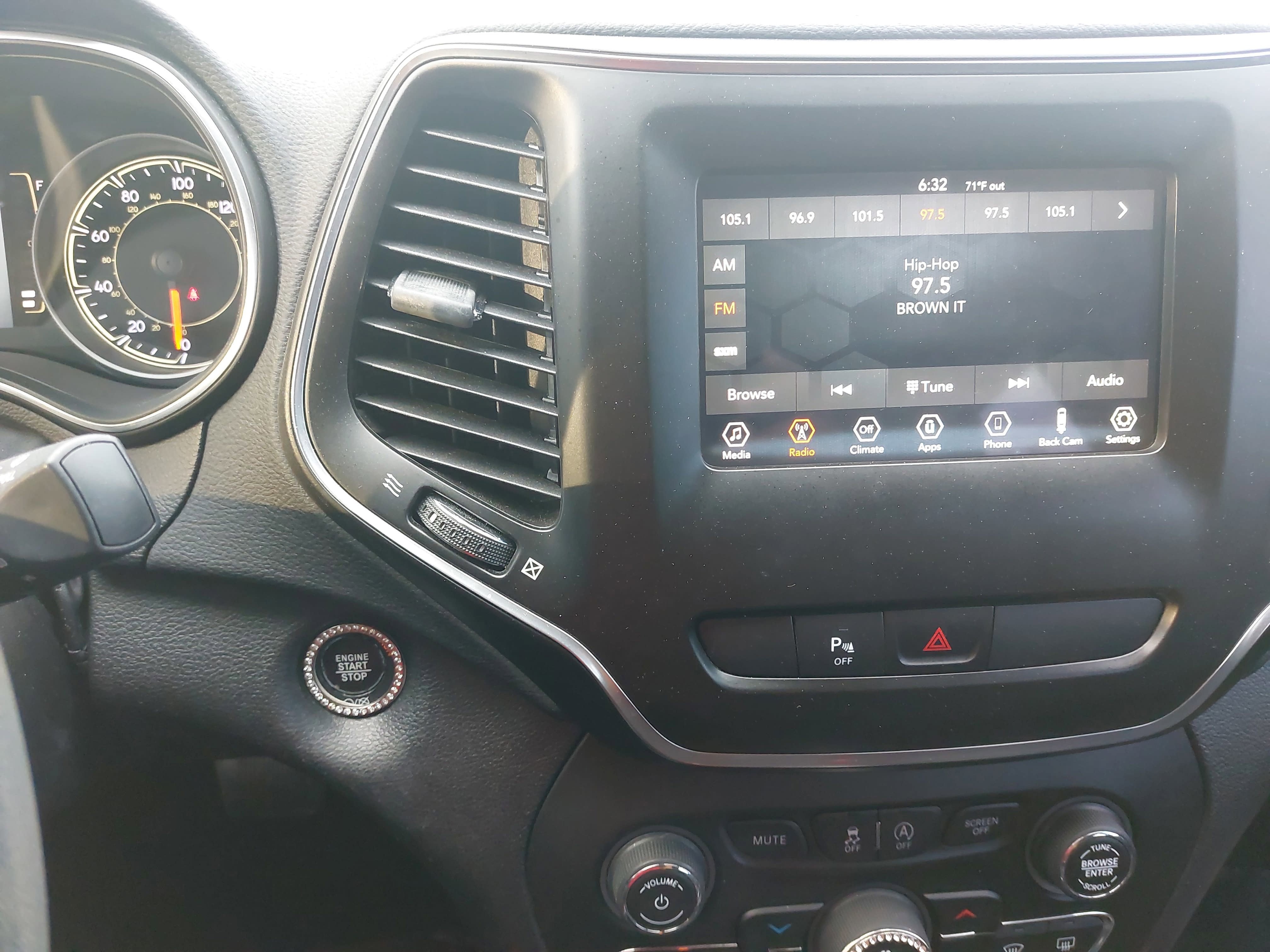 2020 Jeep Cherokee Altitude