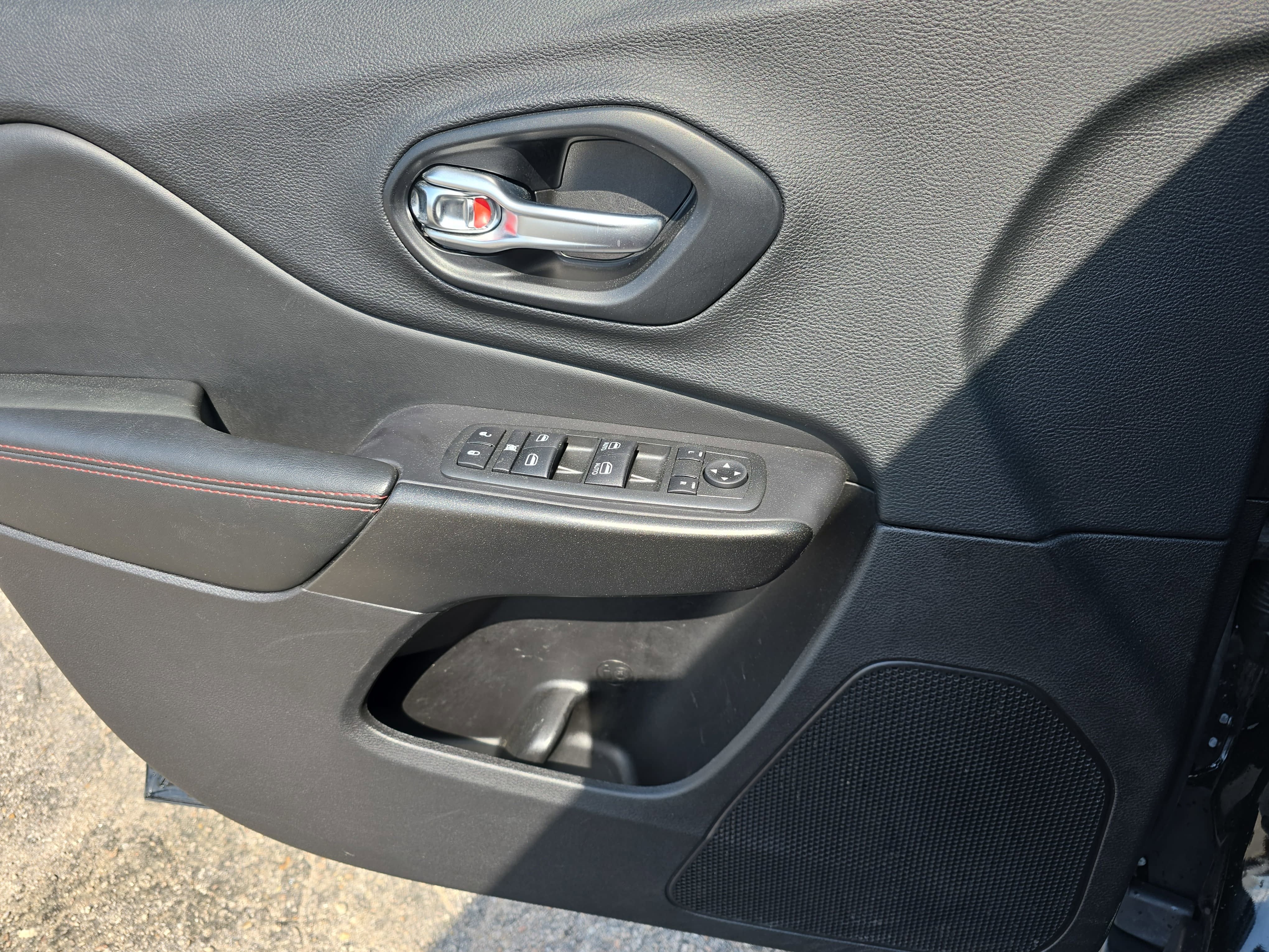 2020 Jeep Cherokee Trailhawk