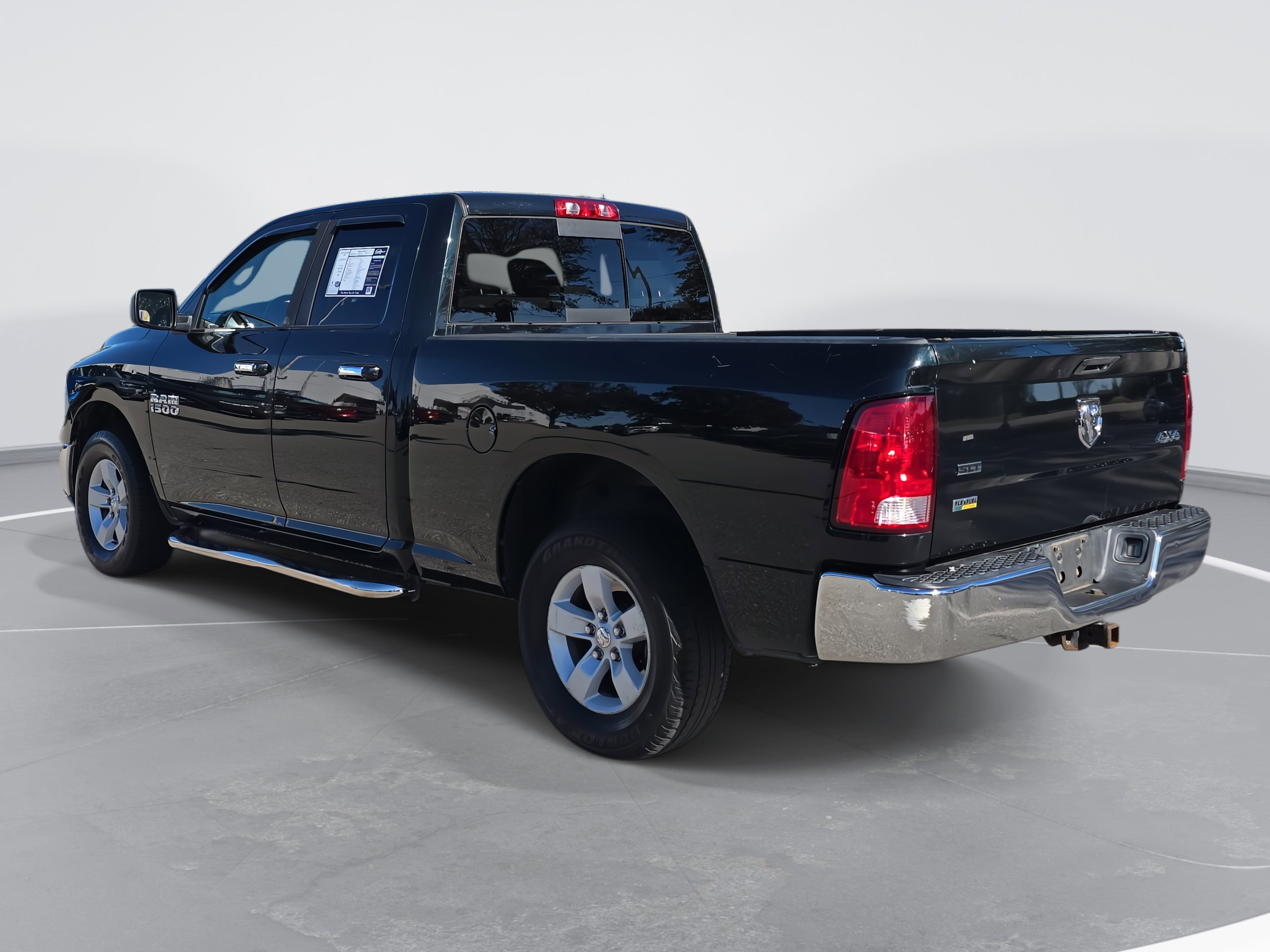 2016 RAM 1500 SLT