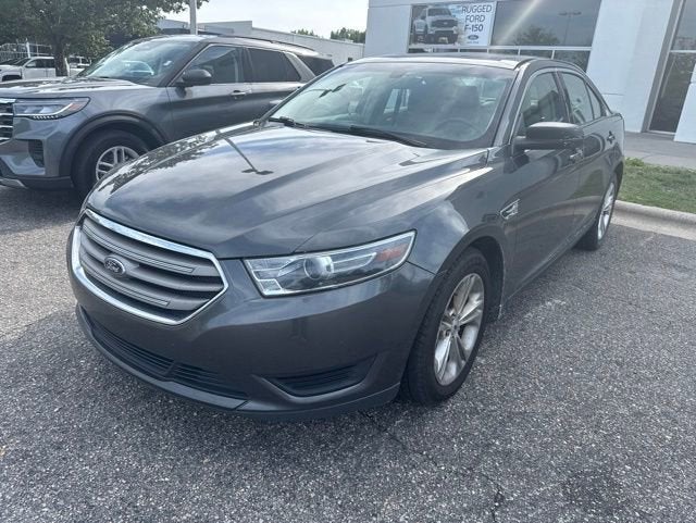 2016 Ford Taurus SE