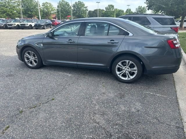 2016 Ford Taurus SE