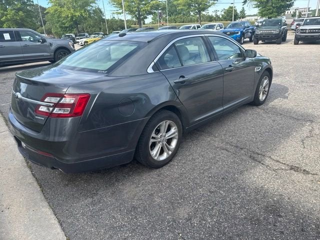 2016 Ford Taurus SE