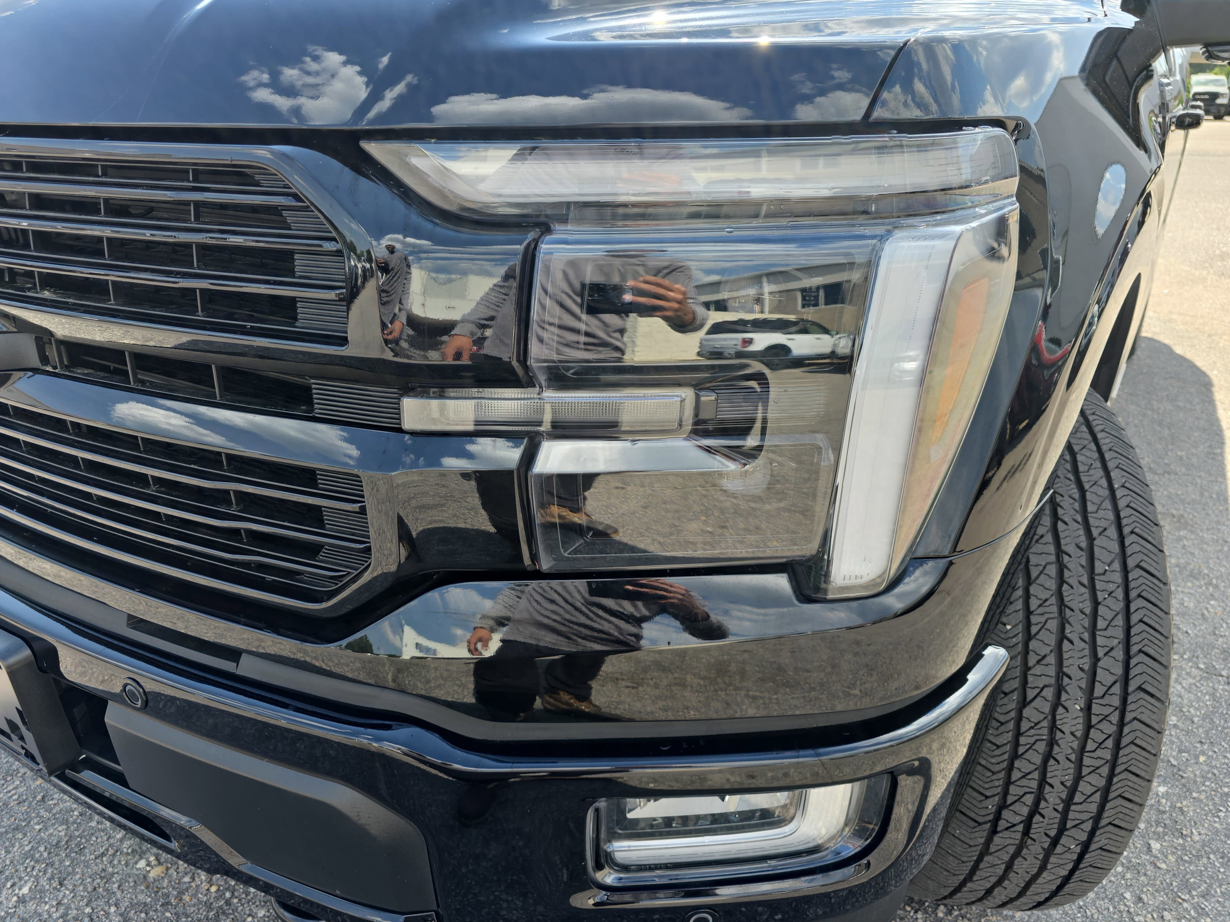 2025 Ford F-150 Platinum