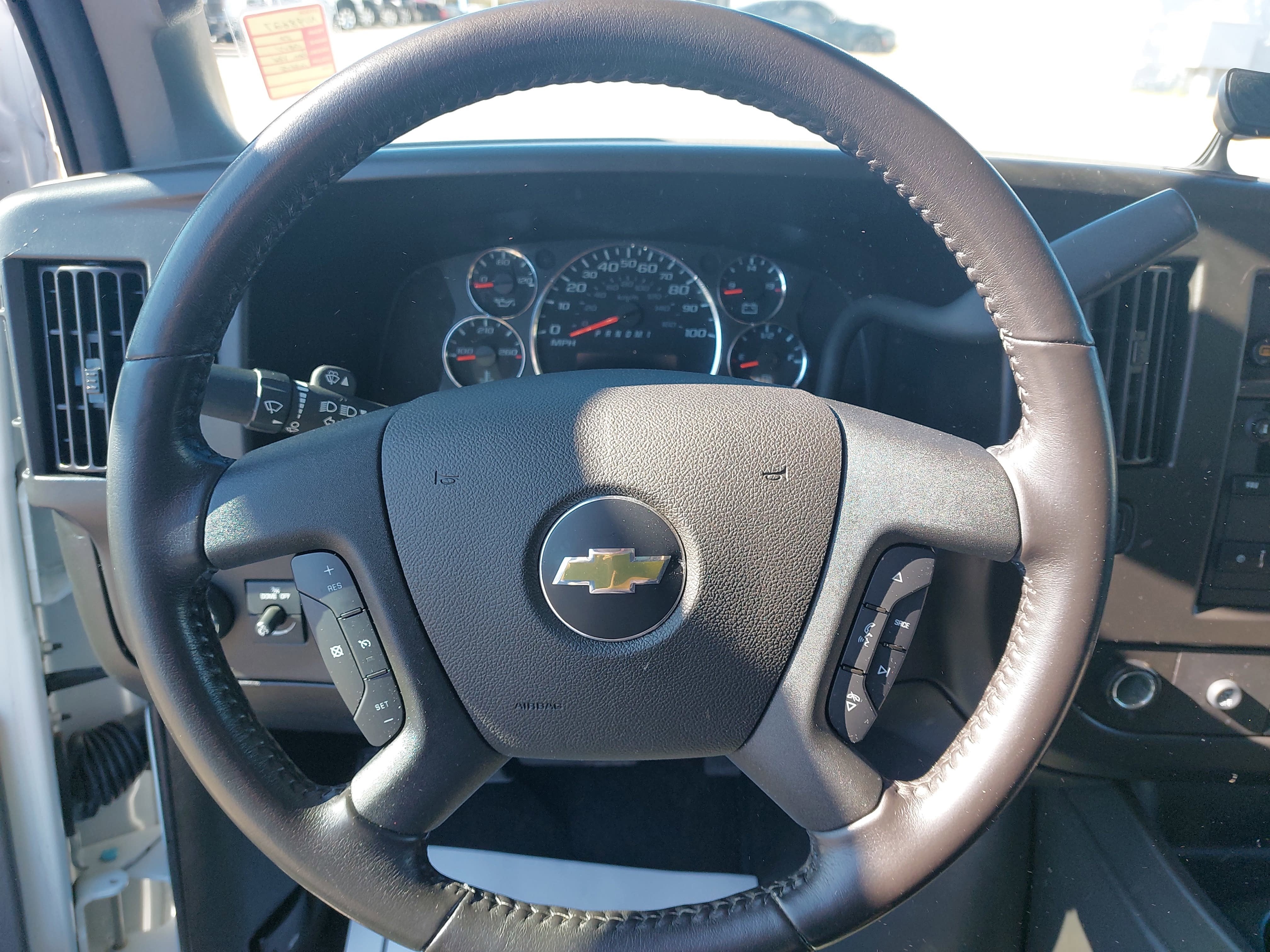 2022 Chevrolet Express Passenger LT