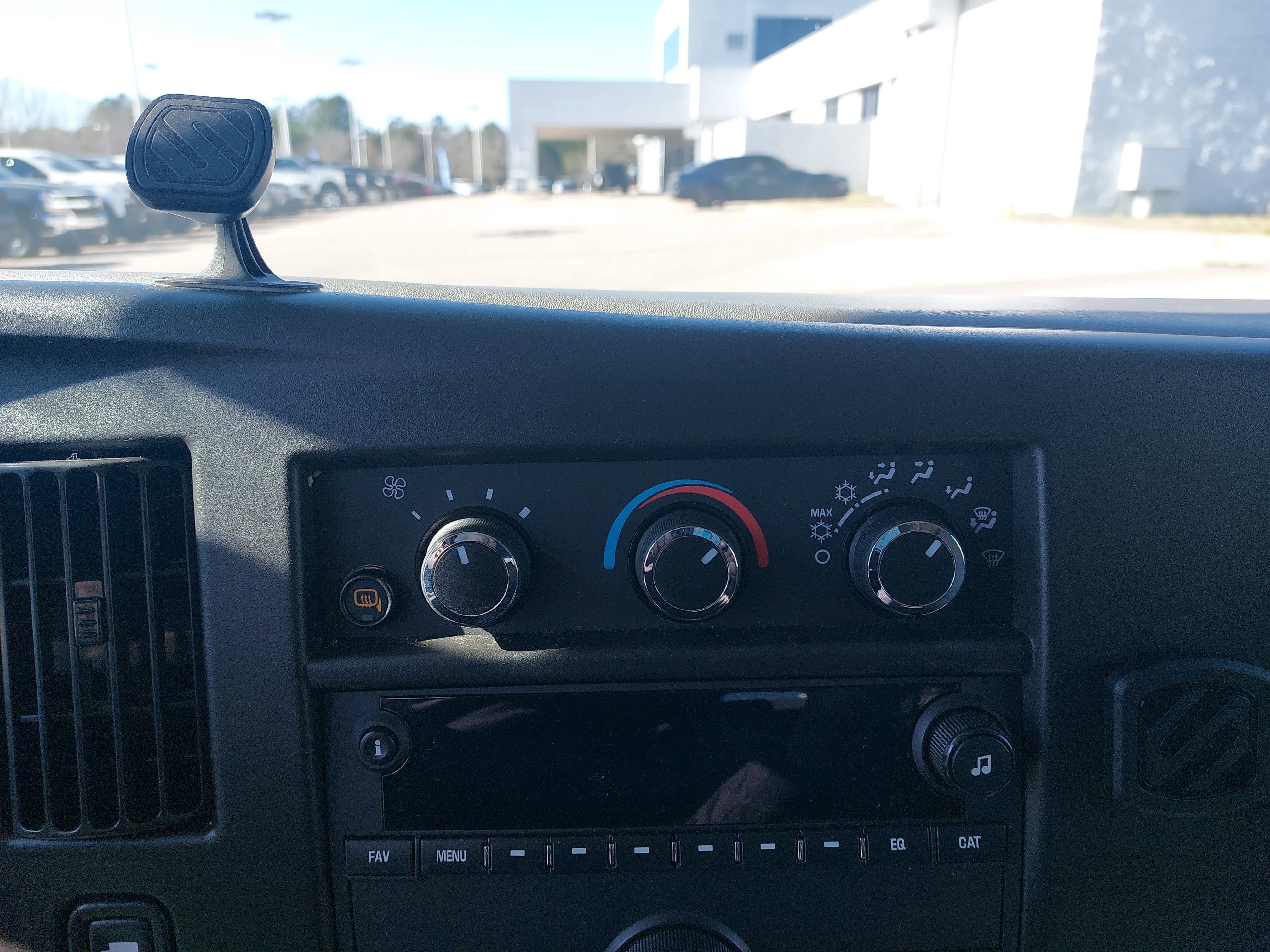 2022 Chevrolet Express Passenger LT