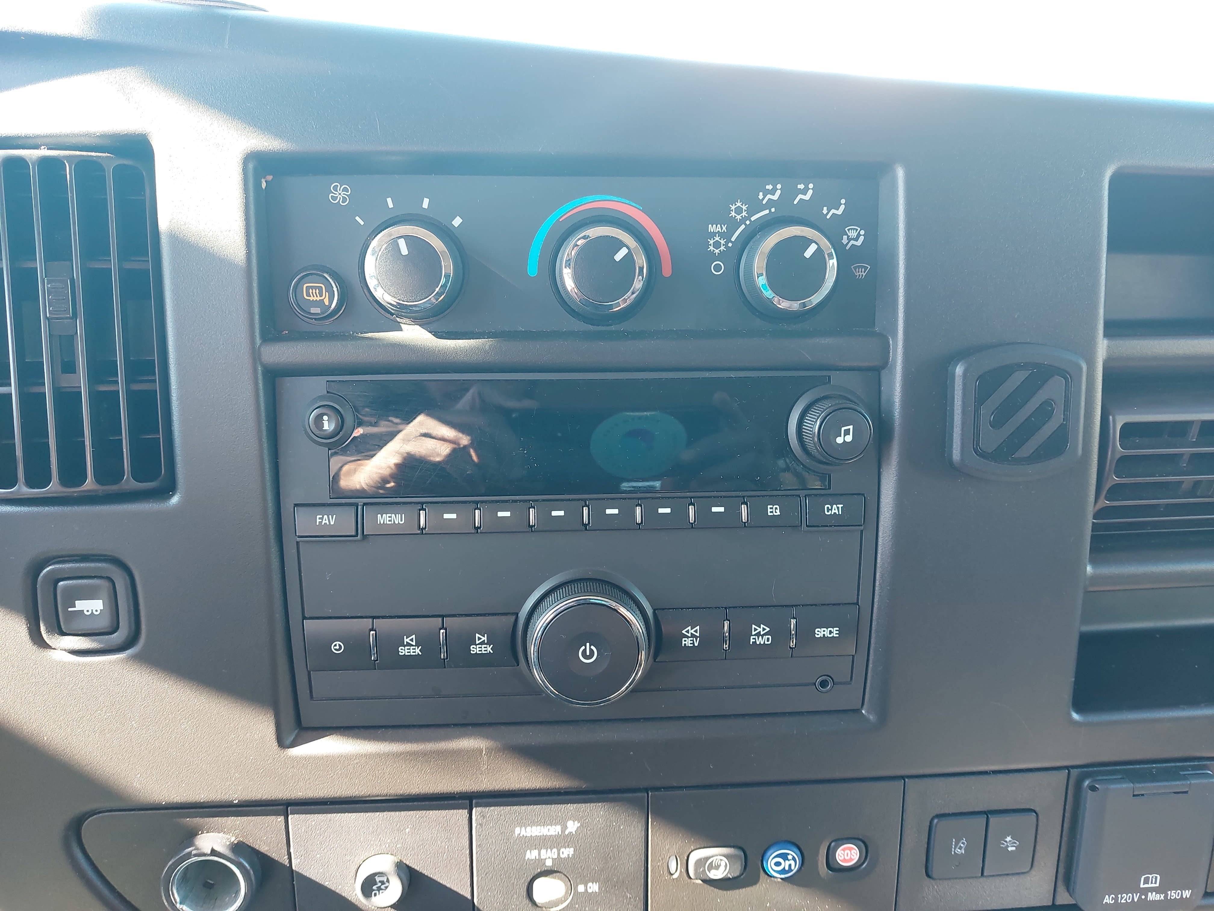 2022 Chevrolet Express Passenger LT