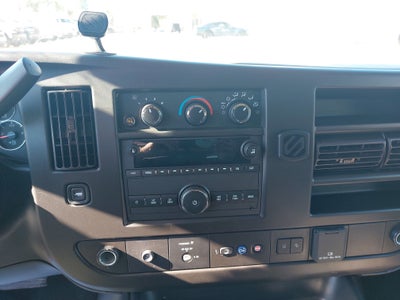 2022 Chevrolet Express Passenger LT