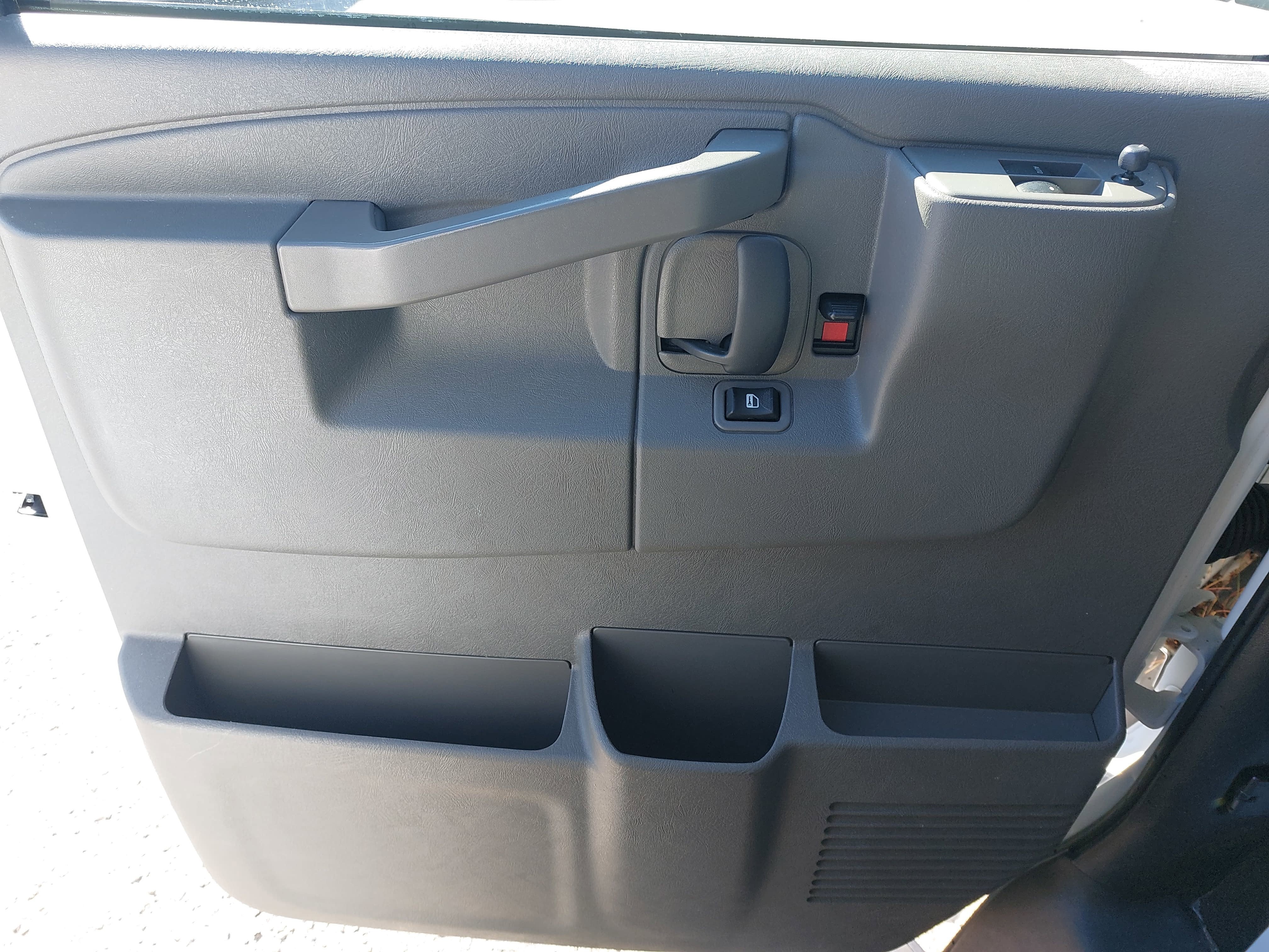 2022 Chevrolet Express Passenger LT