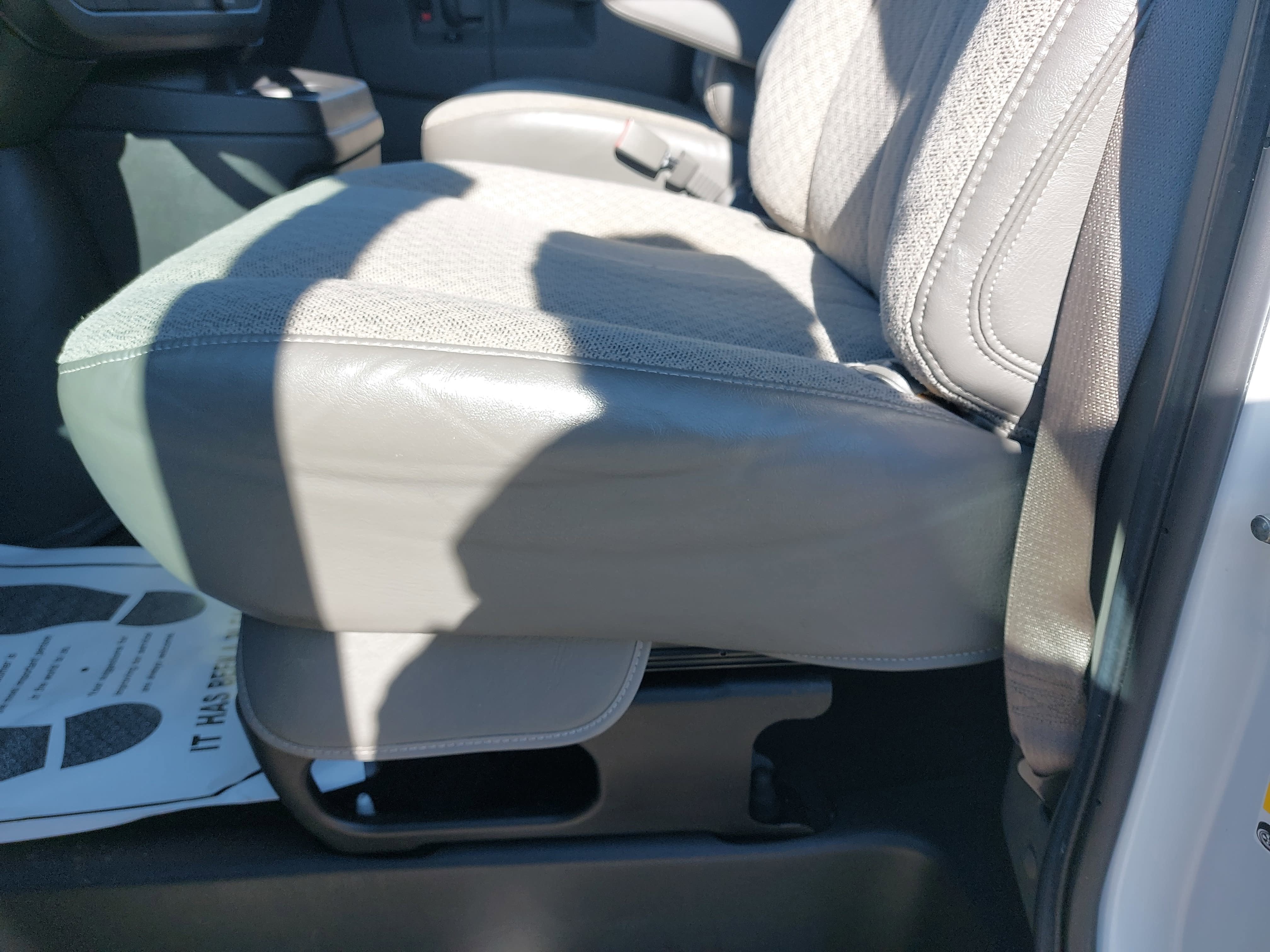 2022 Chevrolet Express Passenger LT