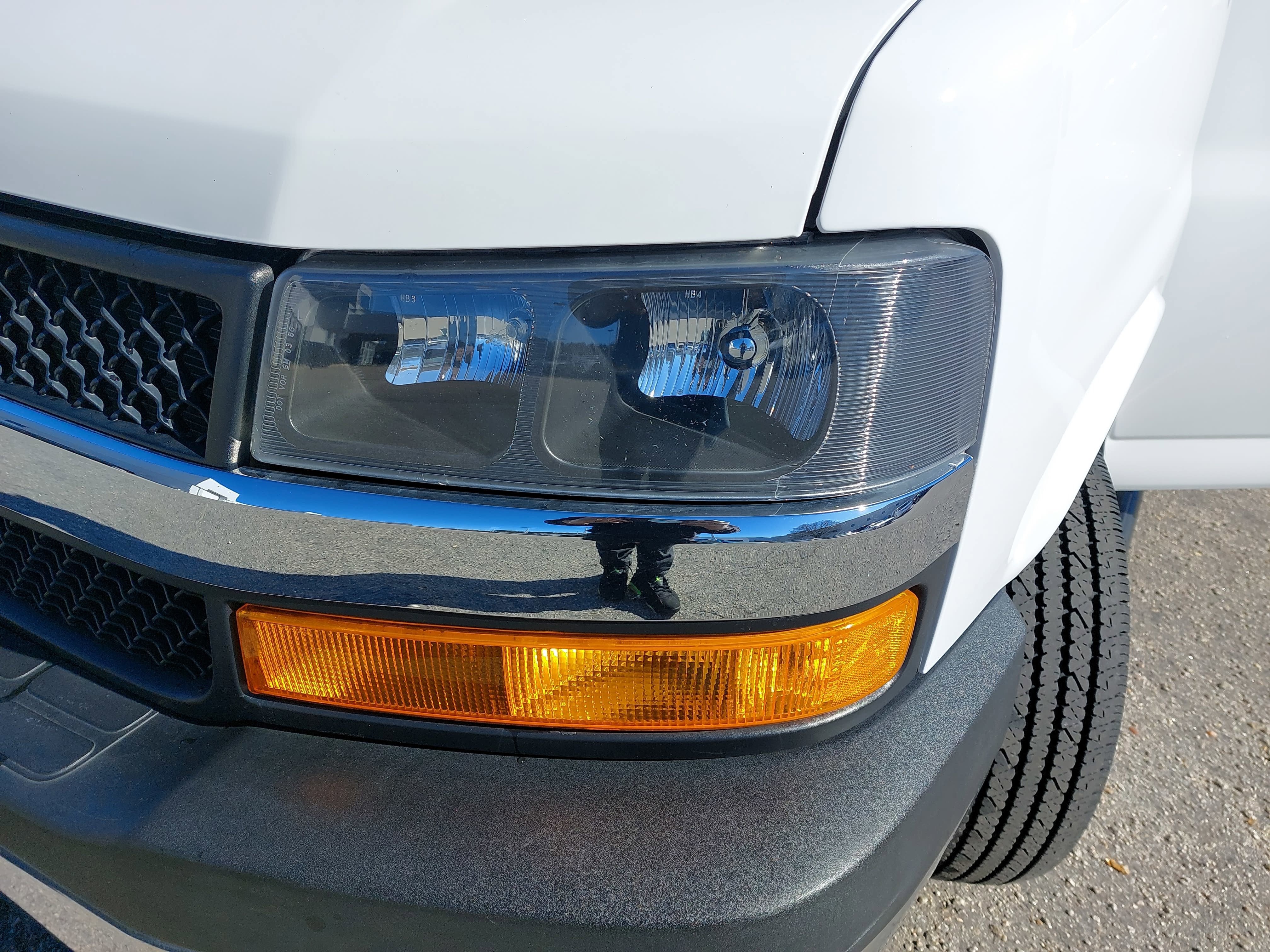 2022 Chevrolet Express Passenger LT