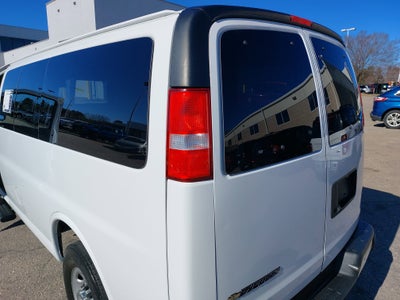 2022 Chevrolet Express Passenger LT