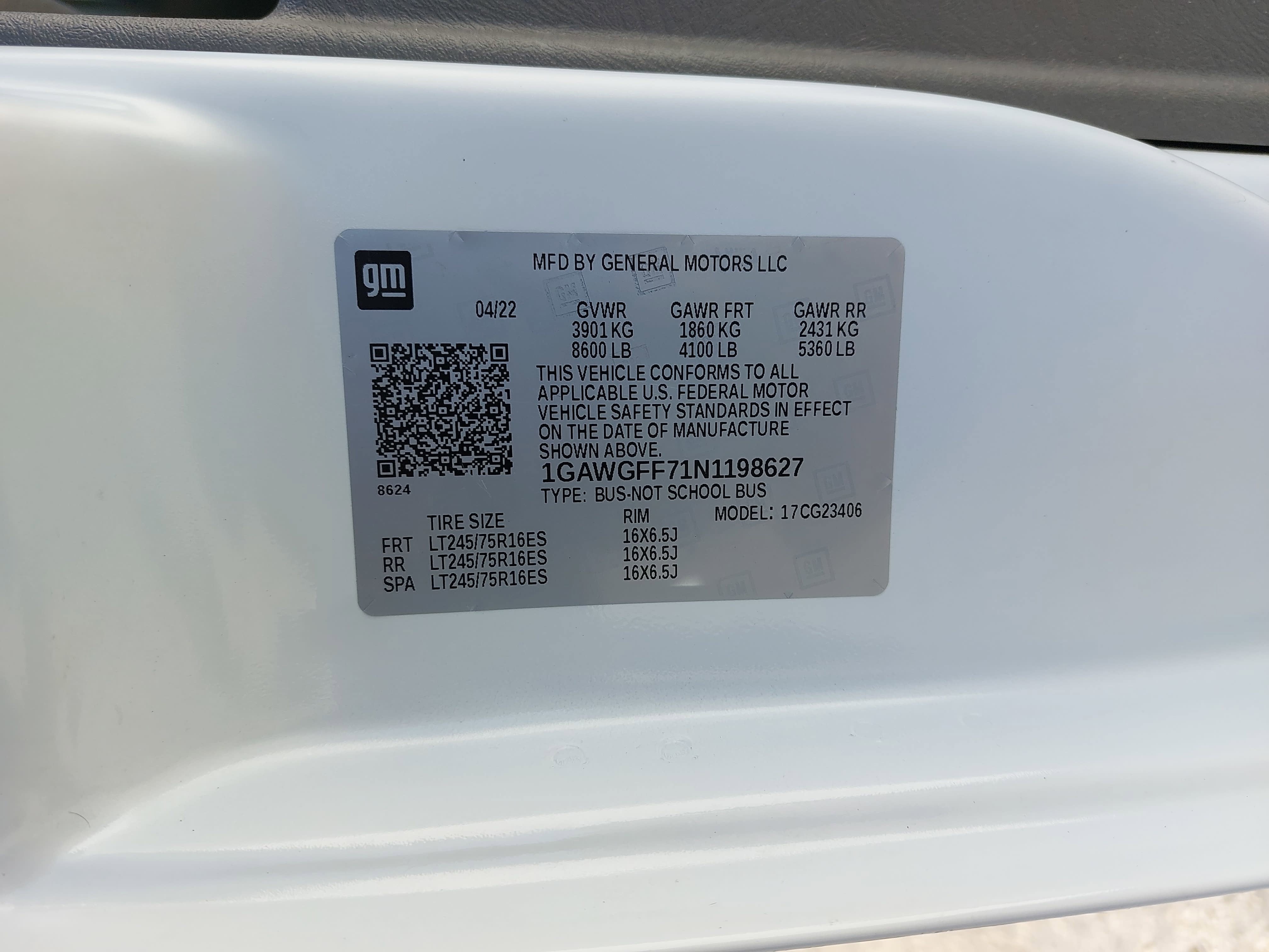 2022 Chevrolet Express Passenger LT