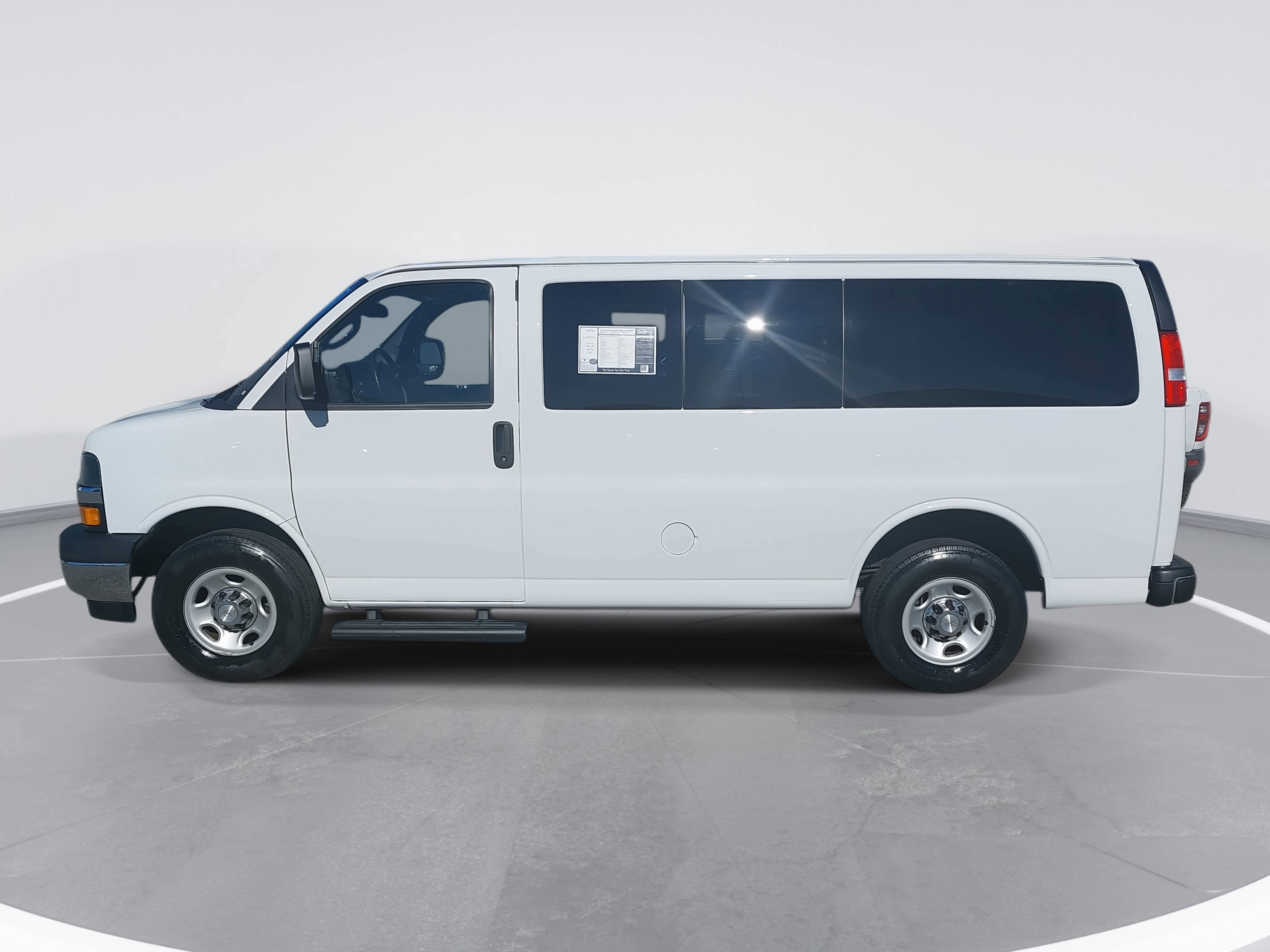 2022 Chevrolet Express Passenger LT