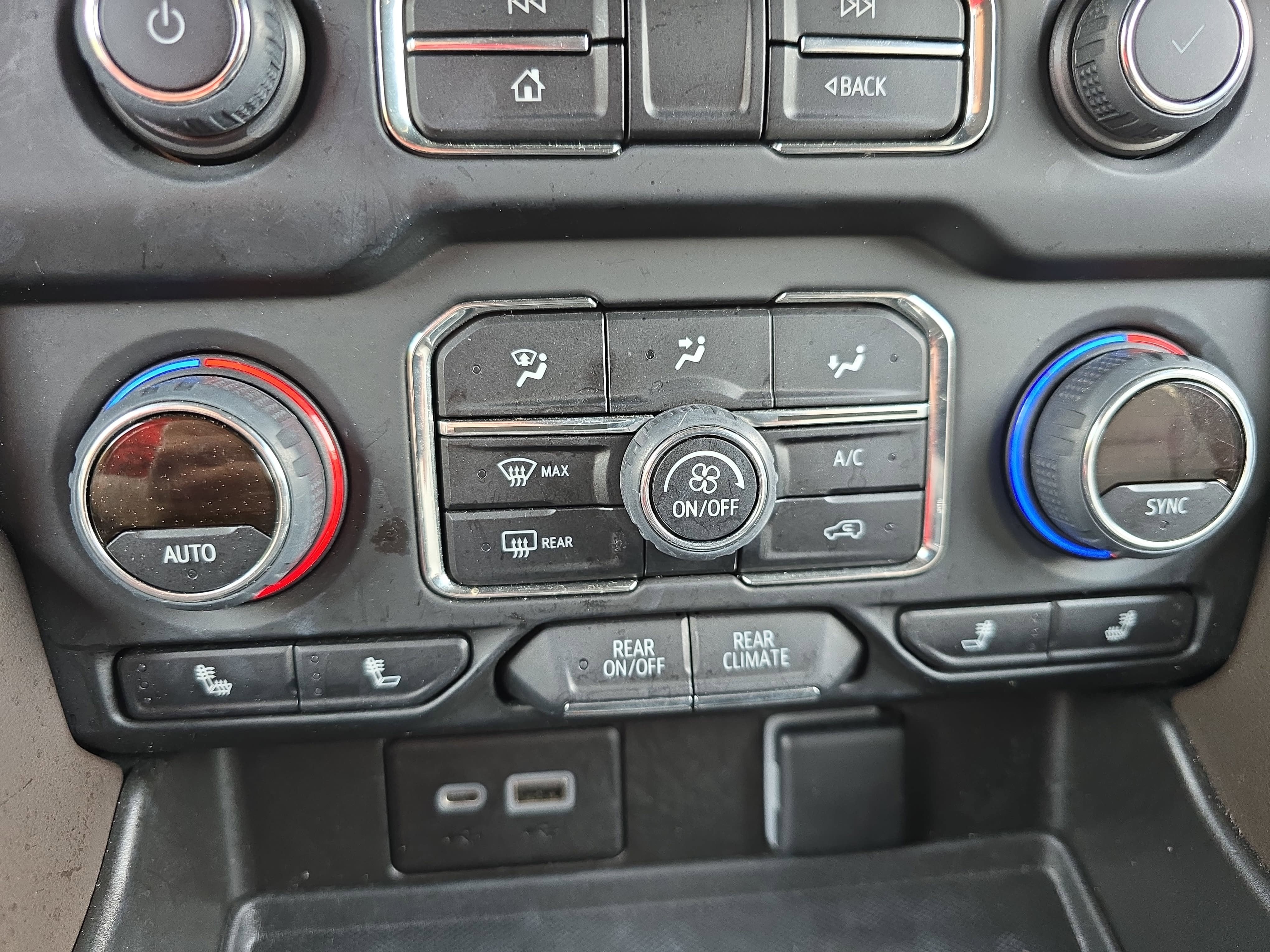 2022 Chevrolet Suburban LT