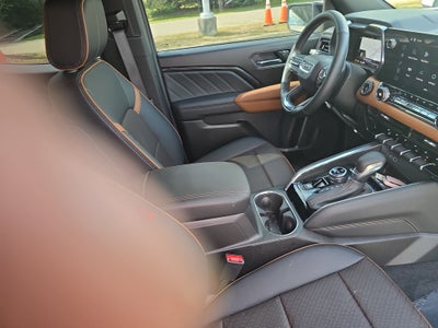 2025 GMC Canyon 4WD AT4