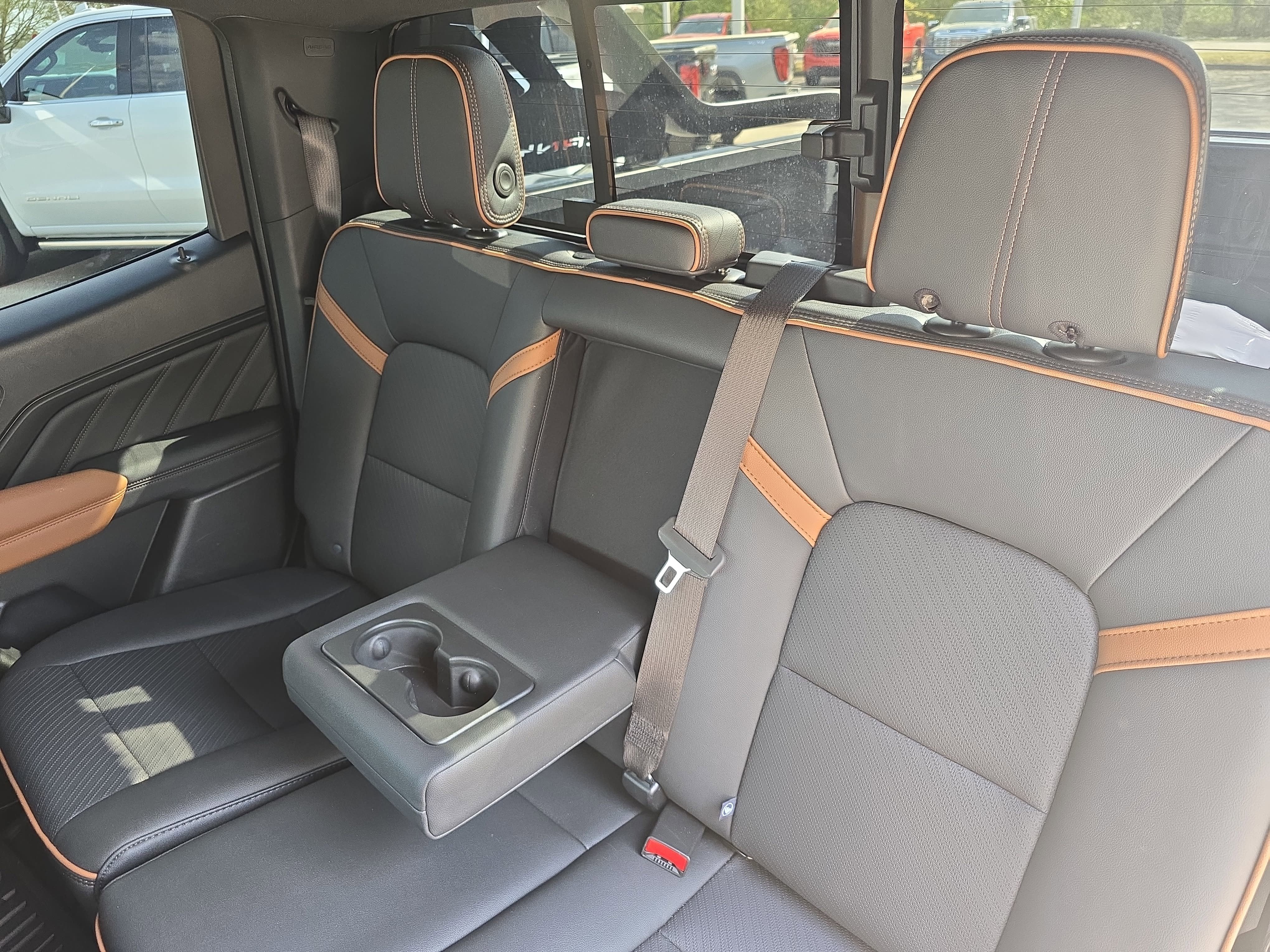 2025 GMC Canyon 4WD AT4