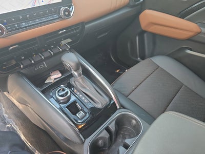 2025 GMC Canyon 4WD AT4