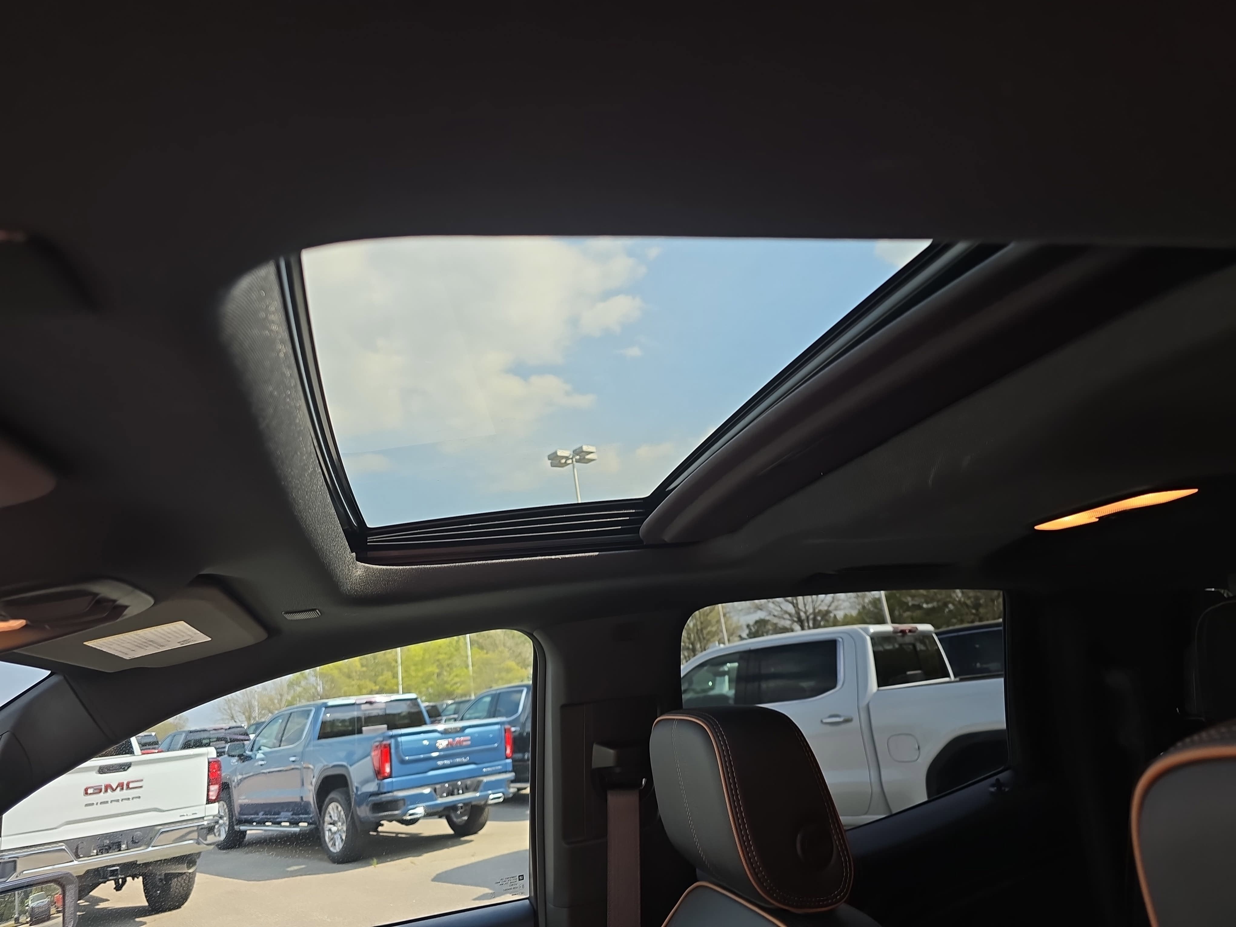 2025 GMC Canyon 4WD AT4