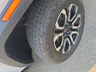 2025 GMC Canyon 4WD AT4
